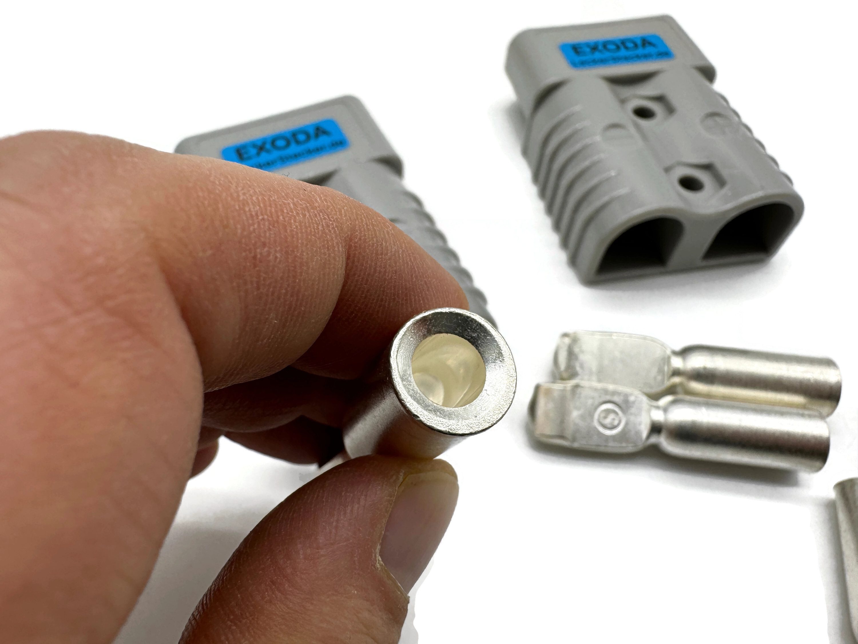 eXODA Kabelverbinder-Sortiment Batterie Set, 2 Stecker, bestehend aus jeweils 1x Gehäuse und 2x Kontakte