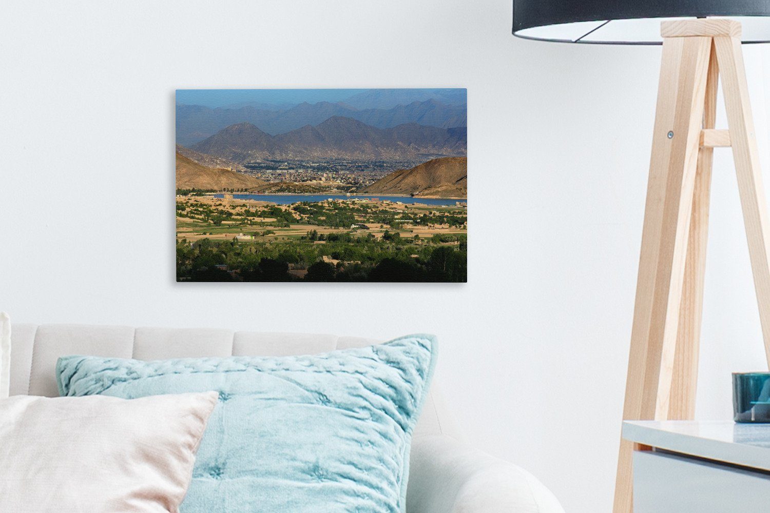 Aufhängefertig, St), auf (1 Wandbild Wanddeko, Kabul den 30x20 Bergen, cm Leinwandbild zwischen OneMillionCanvasses® Leinwandbilder, Blick