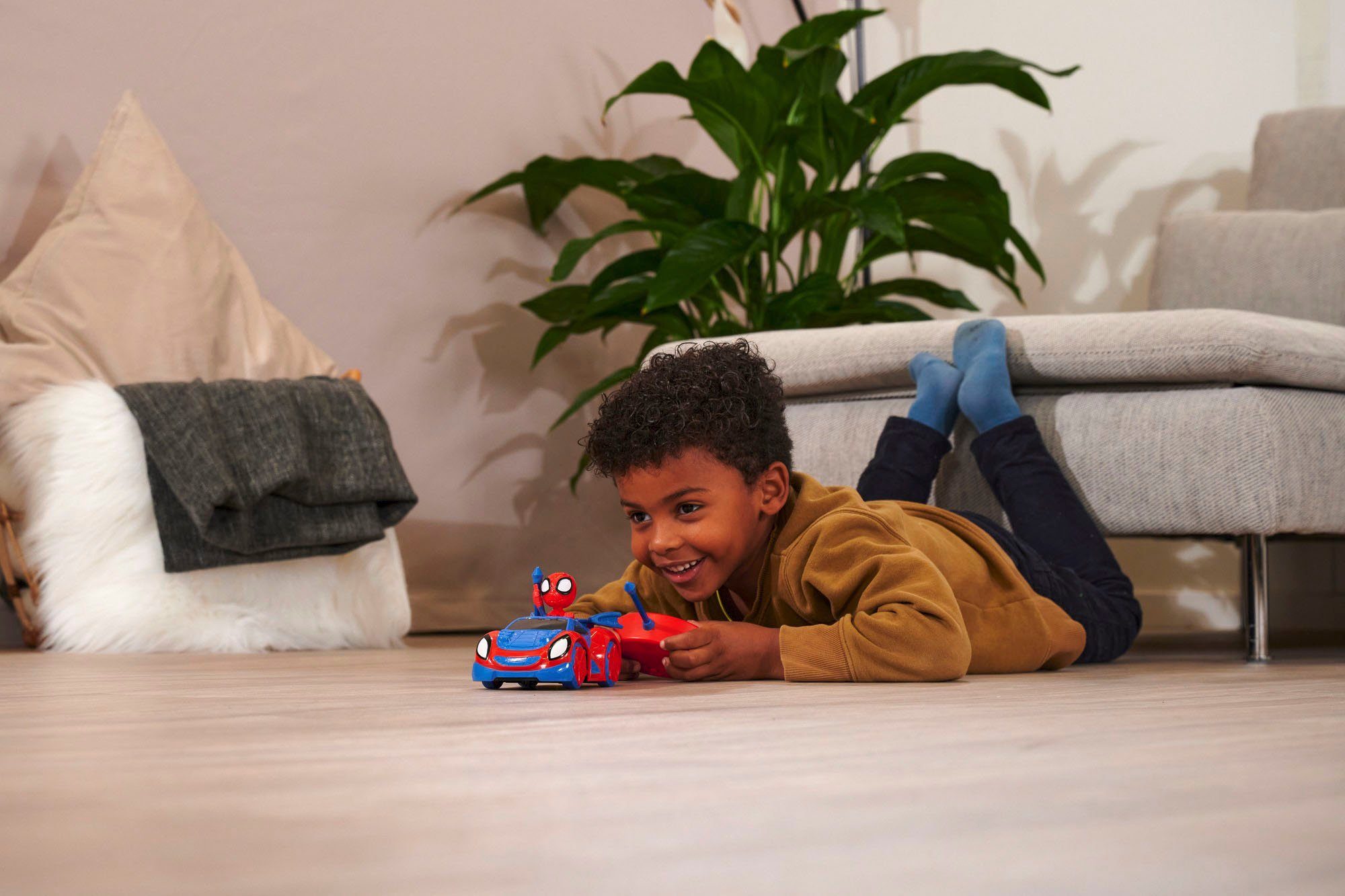 Dickie Toys RC car Spidey Web Crawler