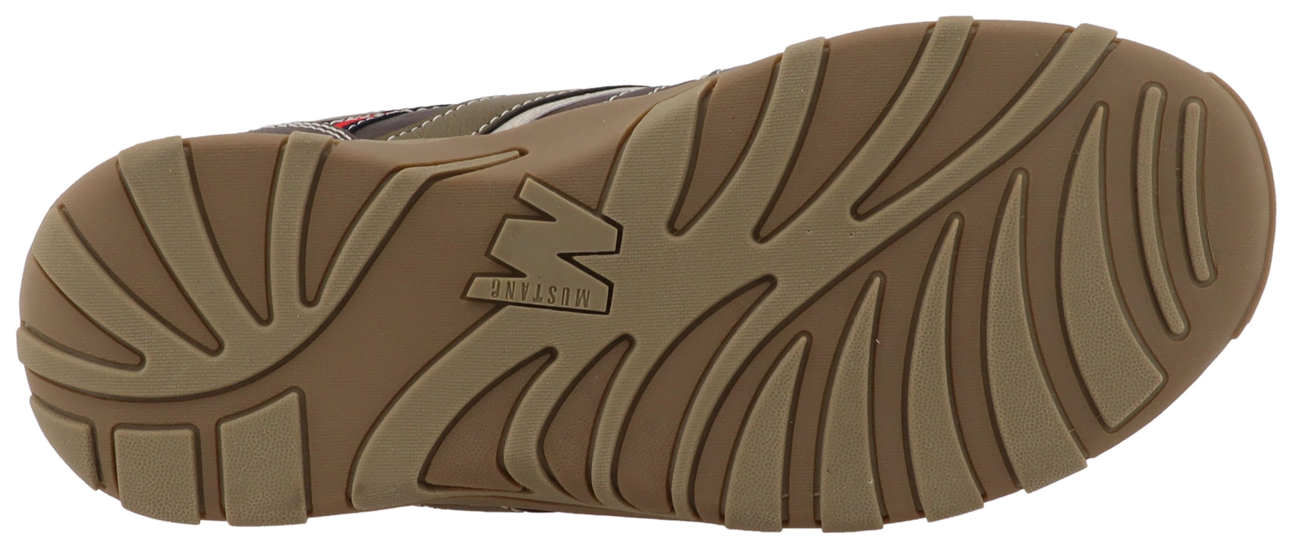 Mustang Shoes Ferdinando Sneaker Freizeitschuh, Halbschuh, Schnürschuh mit auffälligen Kontrastnähten