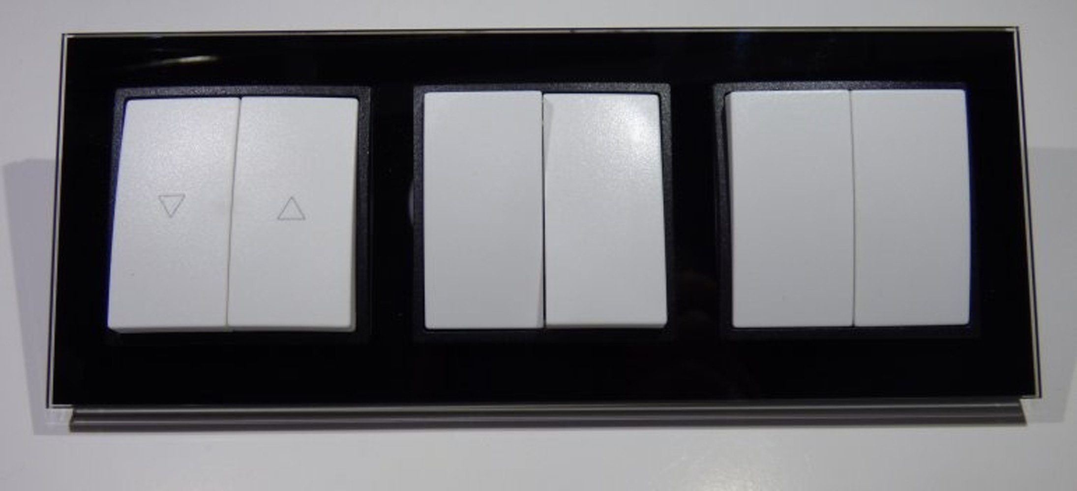 Lichtideen Schalter 8709 Abelka Nuovo schwarz 1 x Jalousie Taster 2 x Serien (Taster, Schalter, Anennendose, Steckdose mit USB lieferbar)