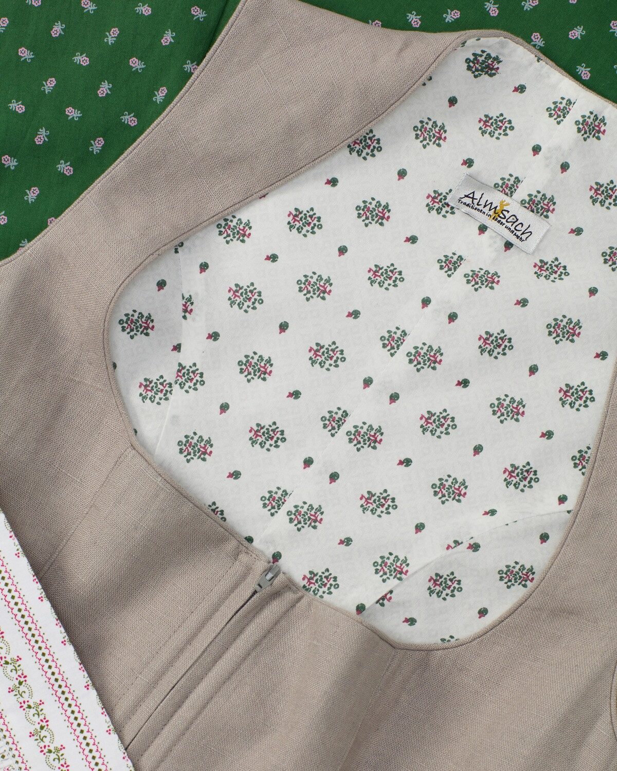 Almsach Dirndl Leinendirndl