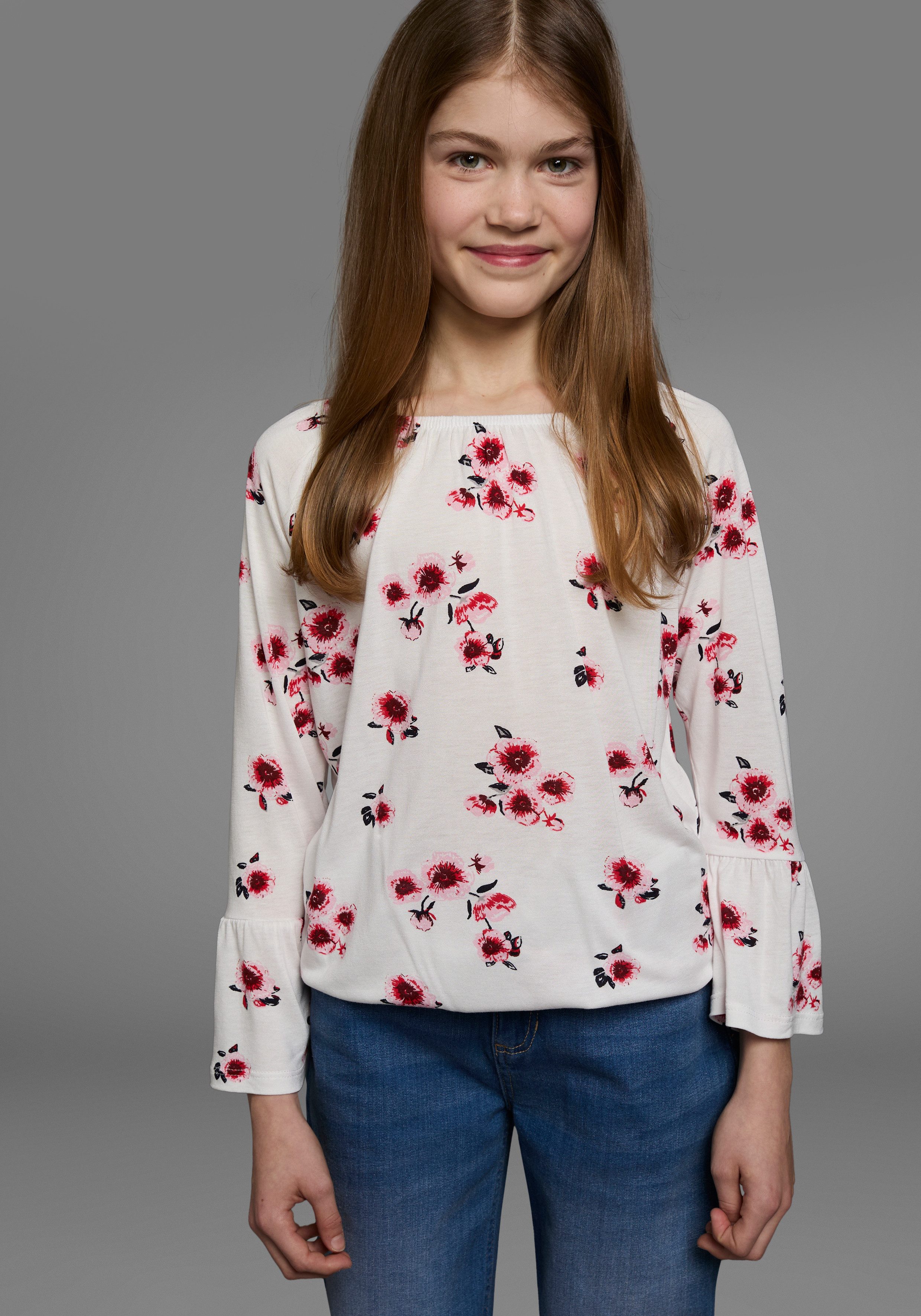 KIDSWORLD Carmenshirt Viskose-Shirt weite Passform, mit Blumenmuster und Aufdruck, Carmenausschnitt
