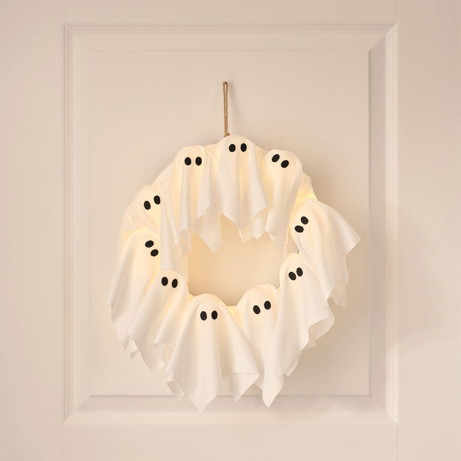 Lights4fun LED-Girlande LED Halloween Türkranz 32 cm mit Geistern & 6h-Timer – Bild 5 von 5