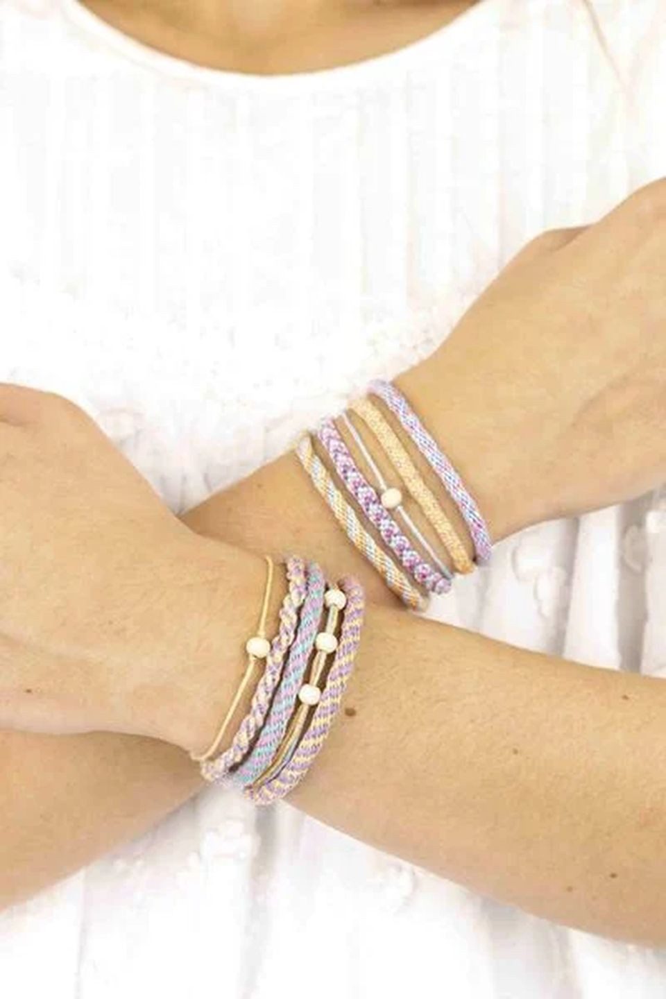 Folia Max Bringmann KG Bastel-Armband Kumihimo Bracelets PASTELL RAINBOW, 16 tlg.