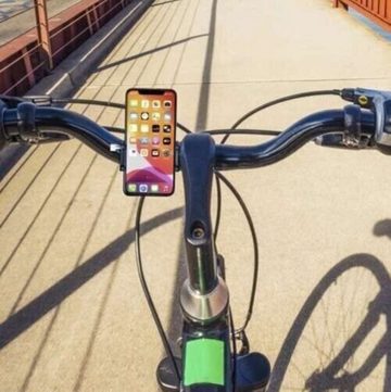 Trizand Fahrrad-Halterung: Sichere Handybefestigung für unterwegs Smartphone-Halterung, (bis 7,00 Zoll, Universal-Fahrradhalterung mit elastischem Silikon-Gummiband für sicheren Halt., Fahrradhalterung für Smartphone bis zu 7 Zoll, Universelle Fahrradhalterung mit Silikon-Gummiband für sicheren Halt)