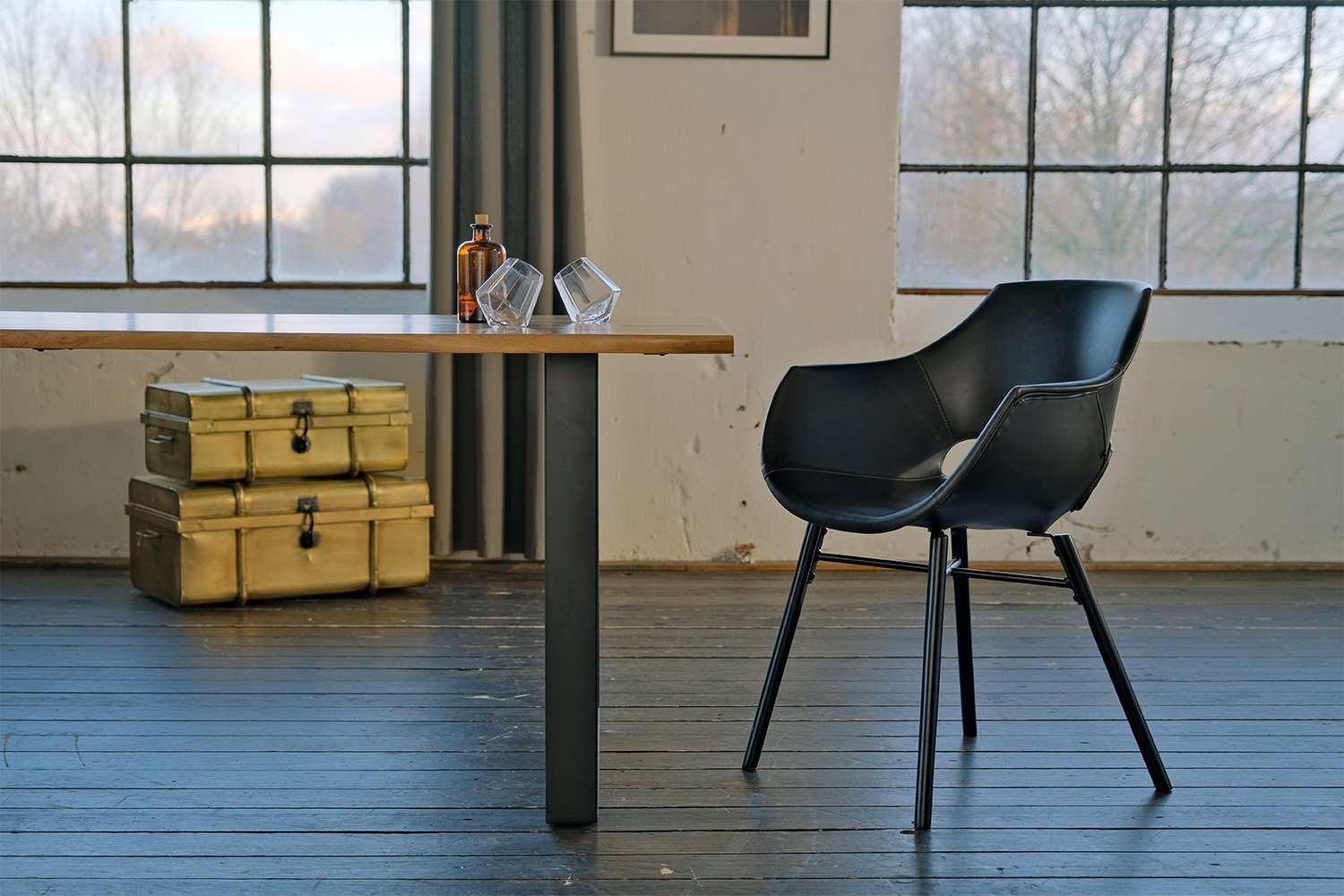 KAWOLA Essgruppe ZAJA, (Set, 5-tlg), mit Esstisch Baumkante u. 4x Stuhl Kunstleder schwarz