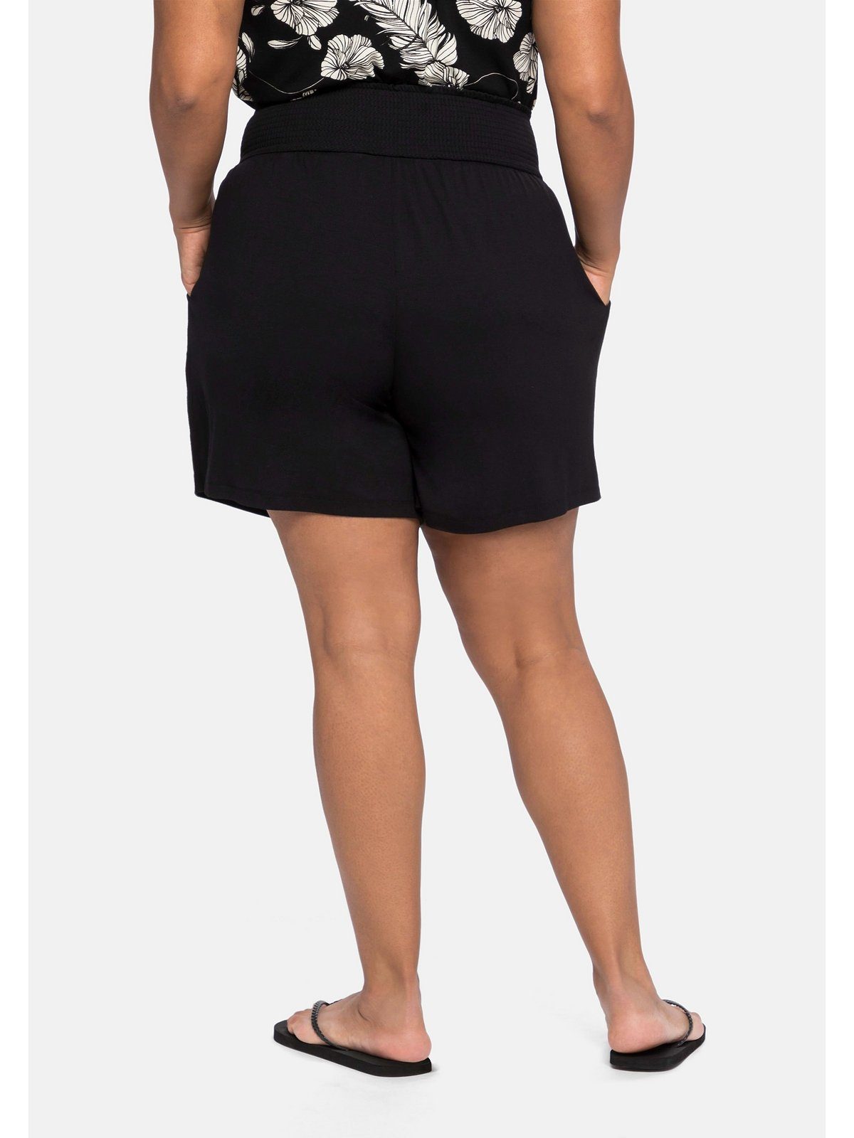 Damen Hosen Sheego Shorts Strandshorts mit Bindeband und Smokbund hinten