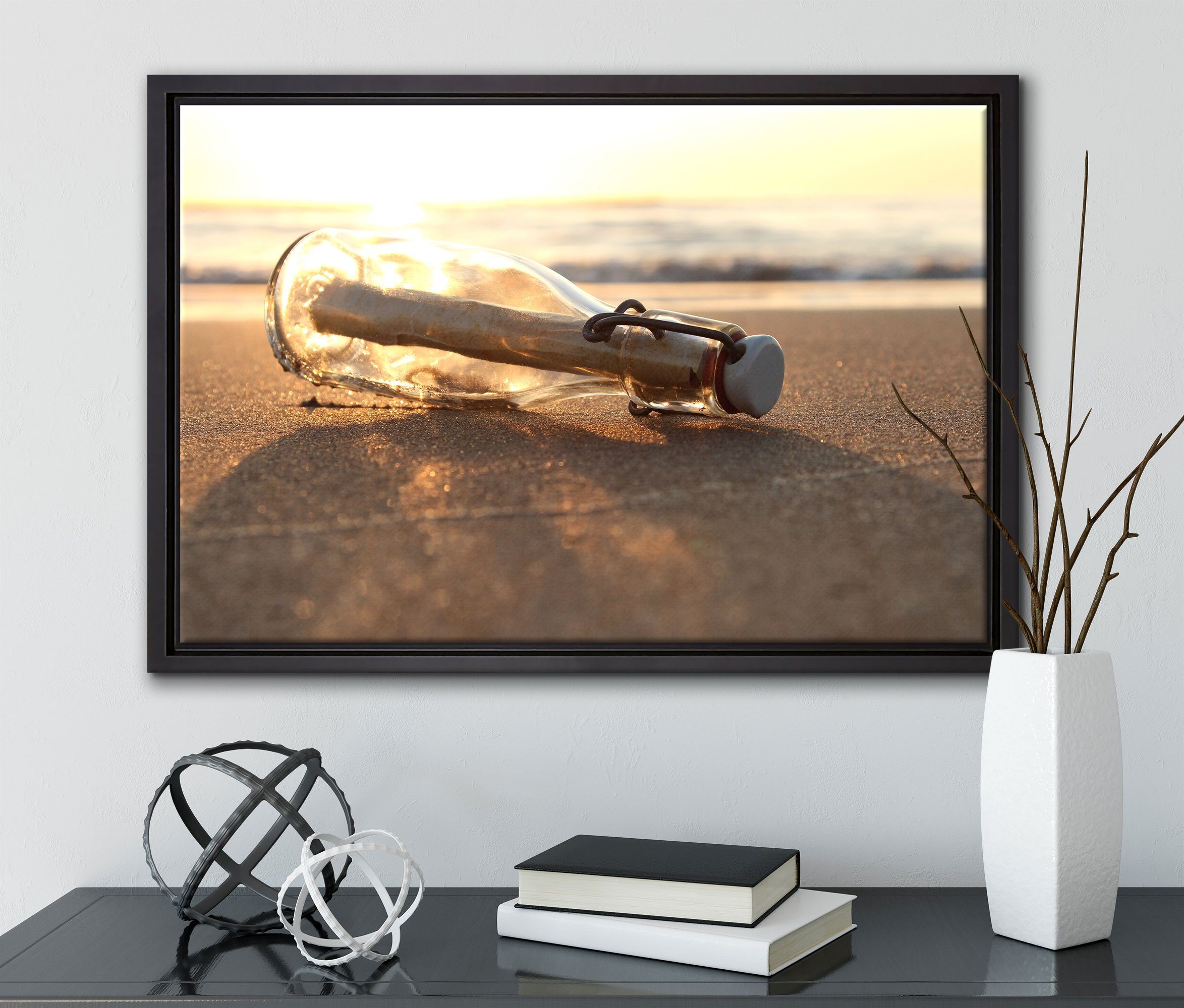 Pixxprint Leinwandbild Flaschenpost am (1 fertig in bespannt, inkl. St), gefasst, Wanddekoration einem Leinwandbild Zackenaufhänger Schattenfugen-Bilderrahmen Strand