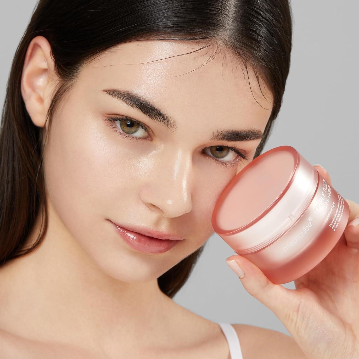 Medicube Gesichtsserum Medicube Triple Collagen Cream 50ml, Anti-Aging Wirkung mit Kollagen und Elastin – Bild 4 von 4