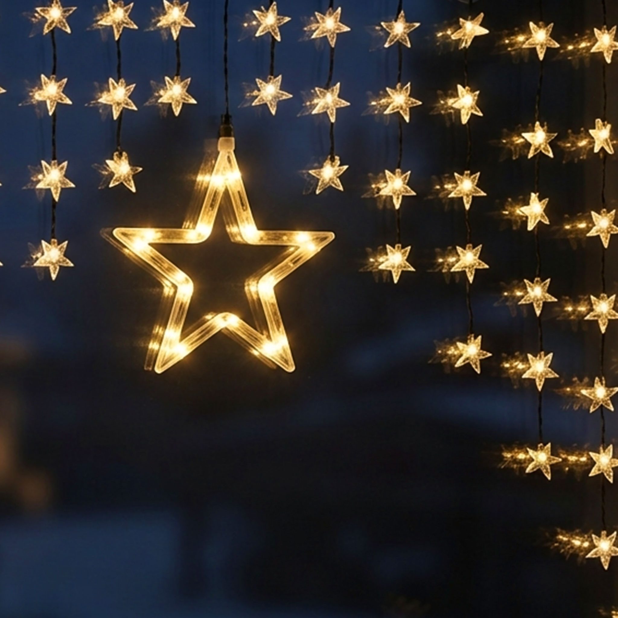 Spetebo Lichtervorhang LED Sternen Lichtervorhang warm weiß - 140 cm, 90-flammig, Deko Lichterkette mit 90 LED für Innen und Außen – Bild 3 von 5