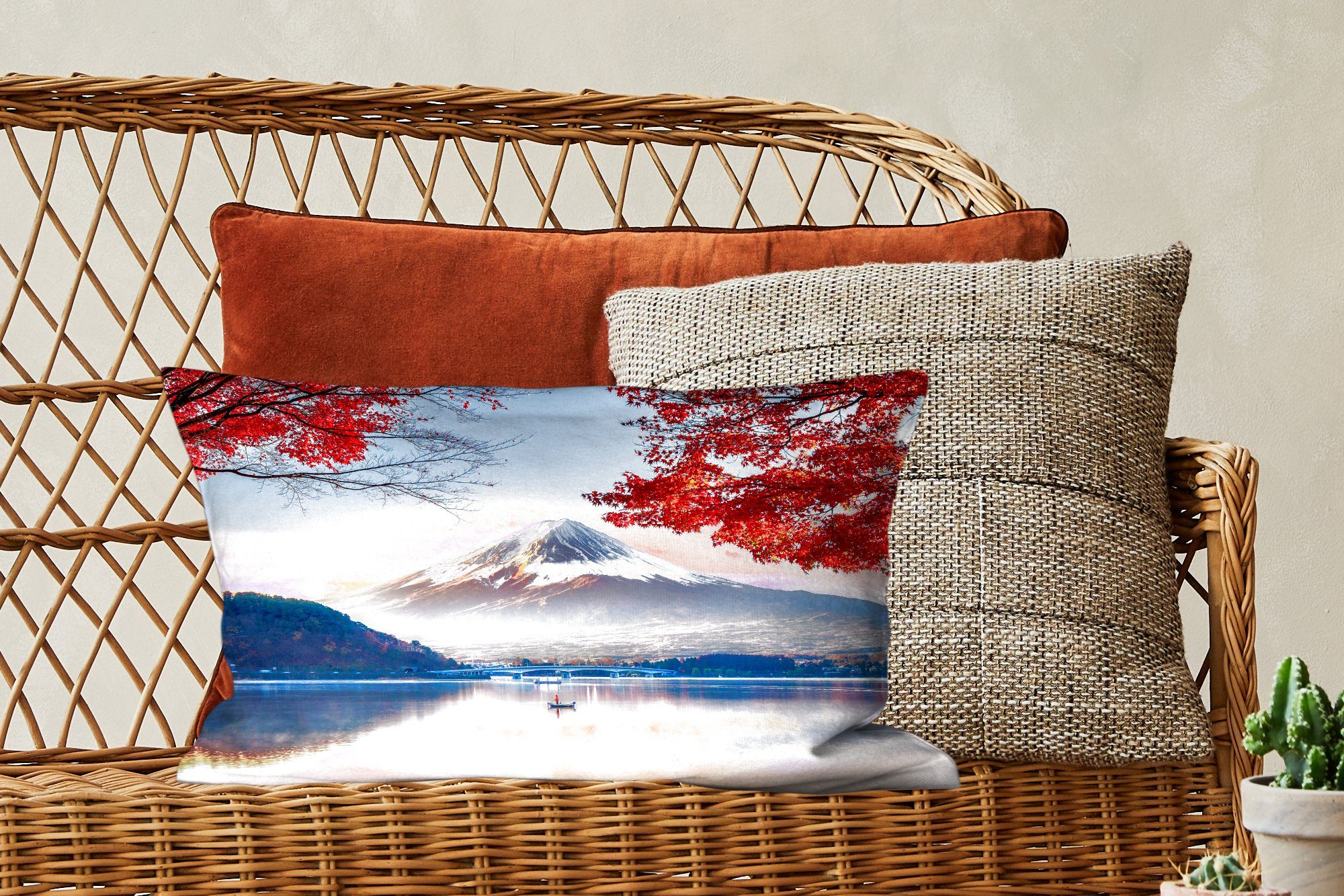 Herbst, Wohzimmer MuchoWow Füllung, Dekoration, japanische mit im Fuji Der in Asien Dekokissen Zierkissen, Berg Dekokissen Schlafzimmer