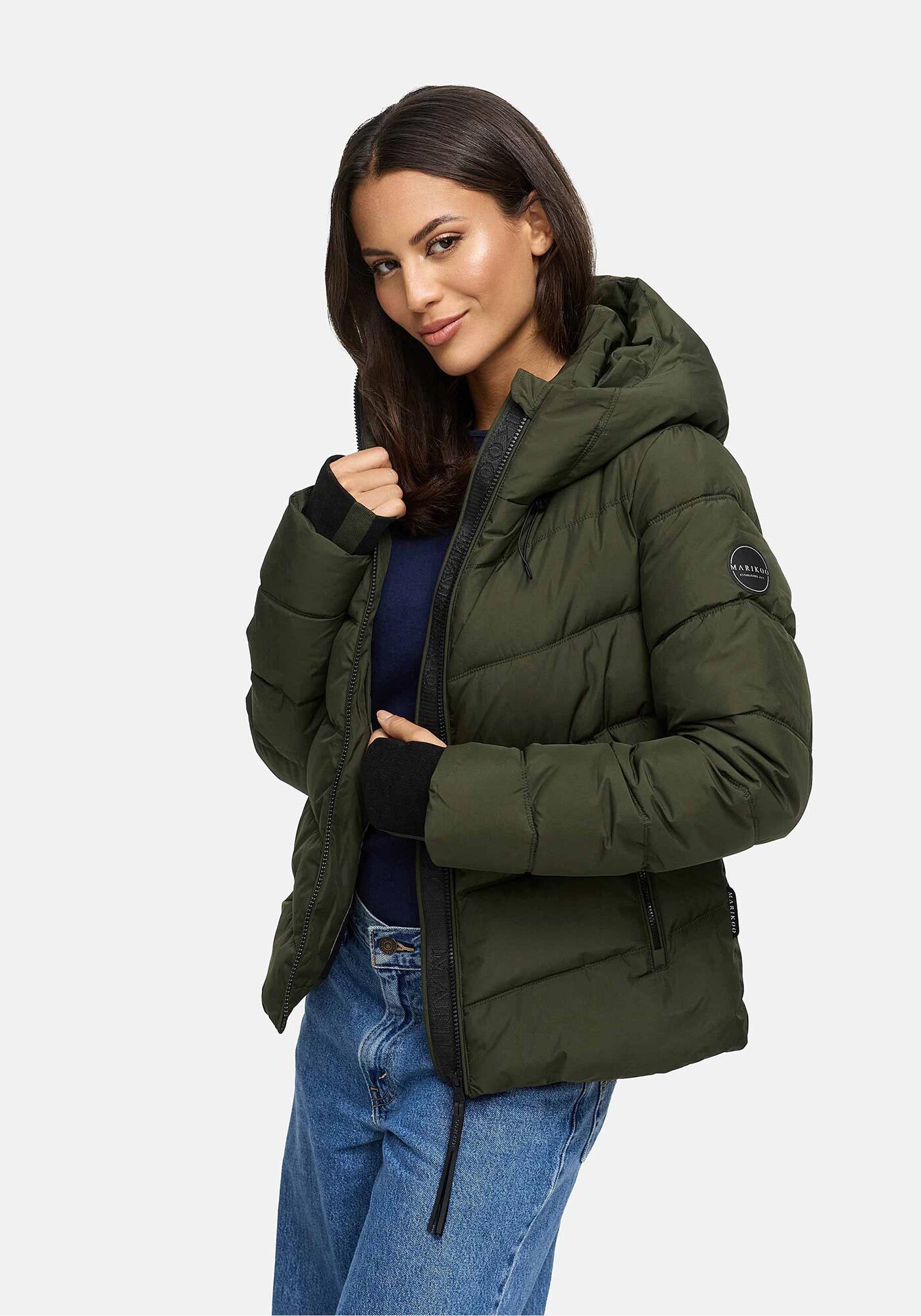 Marikoo Winterjacke Yukanii Kurze Winterjacke mit langen Bündchen und Daumenloch