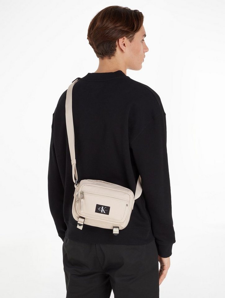 W, Design SPORT Mini praktischen CAMERA Calvin ESSENTIALS Bag Klein im BAG21 Jeans