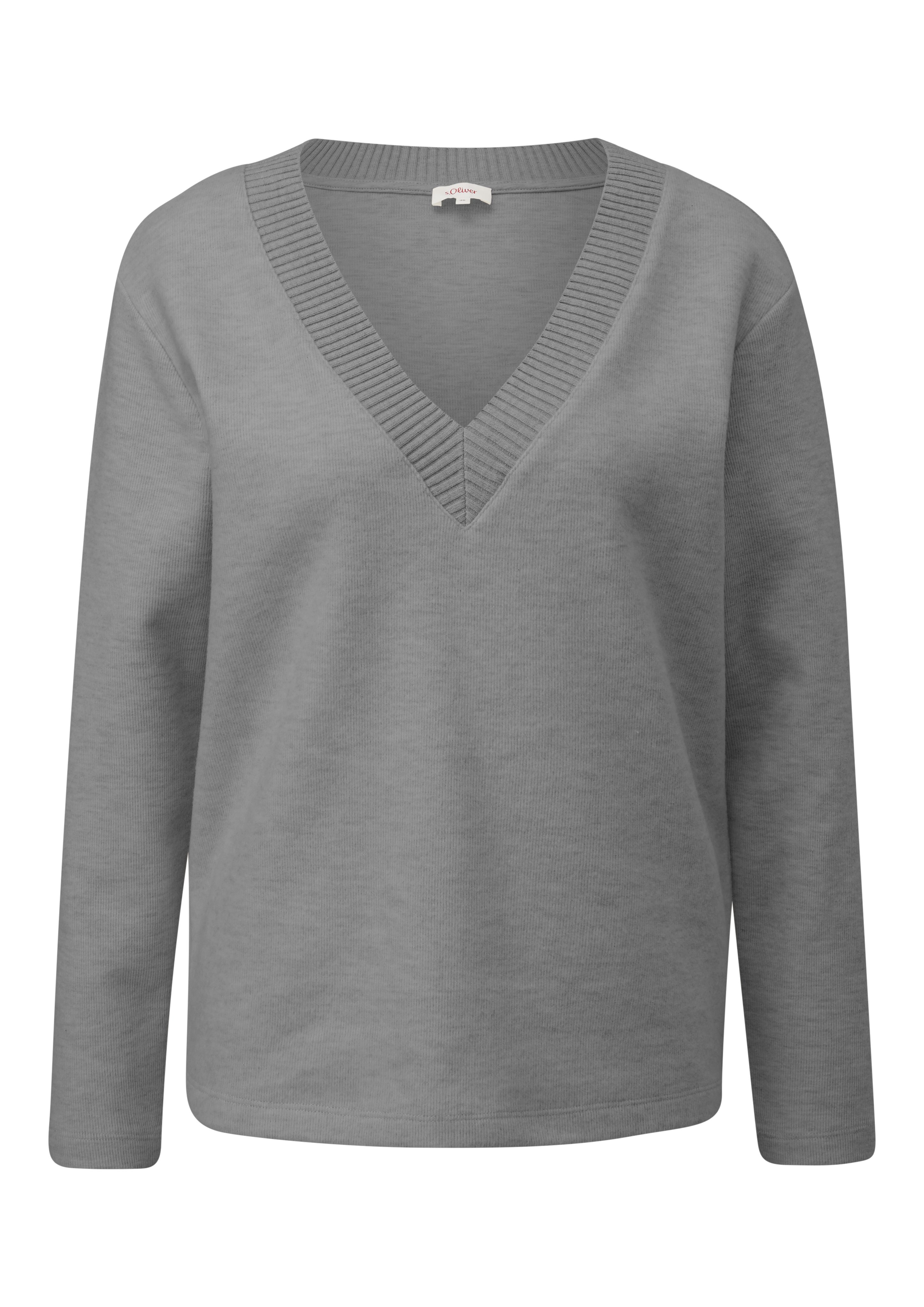 V-Ausschnitt-Pullover