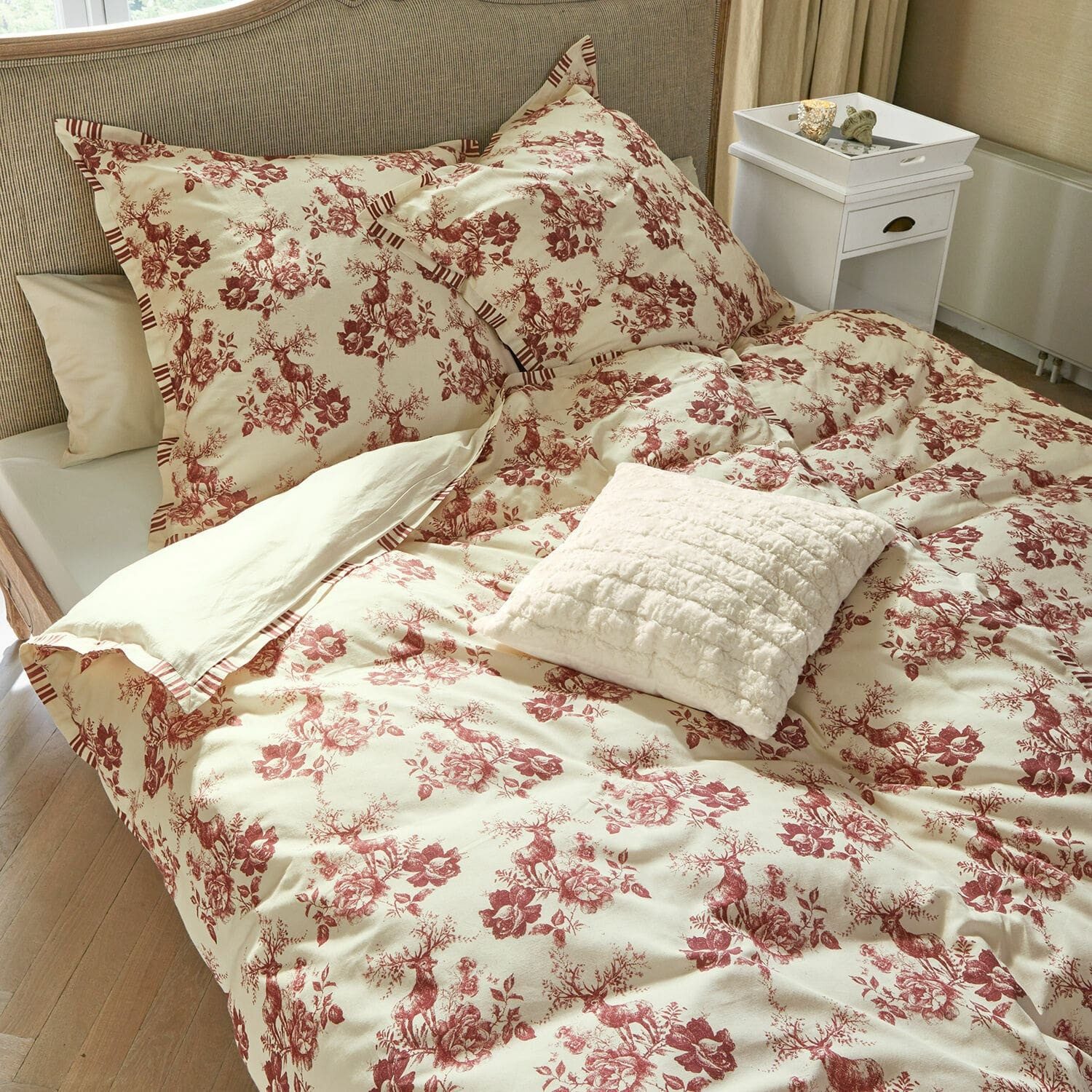 Mirabeau Bettwäsche Bettwäsche Renique weiß/rot, 45% Leinen, 55% Baumwolle, Rückseite: 100% Baumwolle