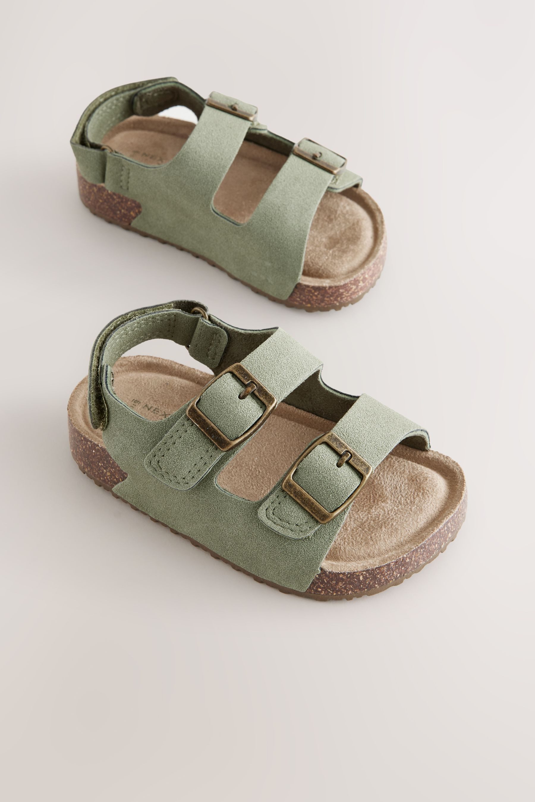 Next Sandale mit Doppelschnalle + gepolstertem Fußbett Sandale (1-tlg)