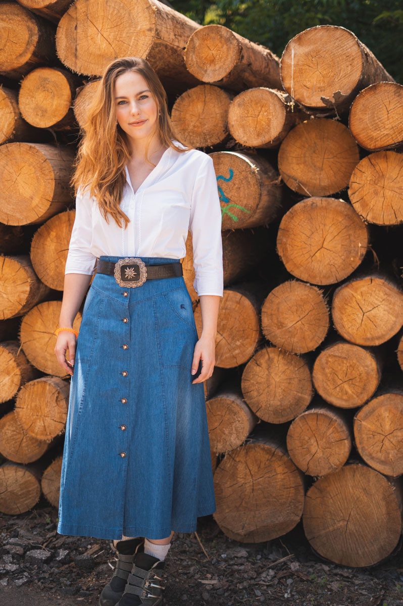 OS Trachten Jeansrock Brujus Trachtenrock wadenlanger Tellerrock mit 2 Seitentaschen und Stickerei – Bild 5 von 5