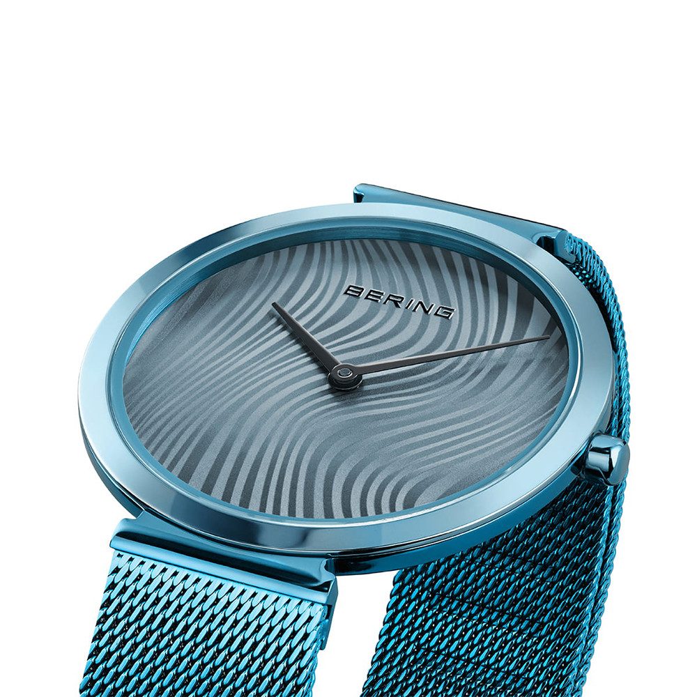 Bering Quarzuhr Bering Charity blau glänzend 18132-Charity2 18132-Charity2, Hochwertiges Produkt mit zeitlosem Design, sorgfältiger Verarbeitung