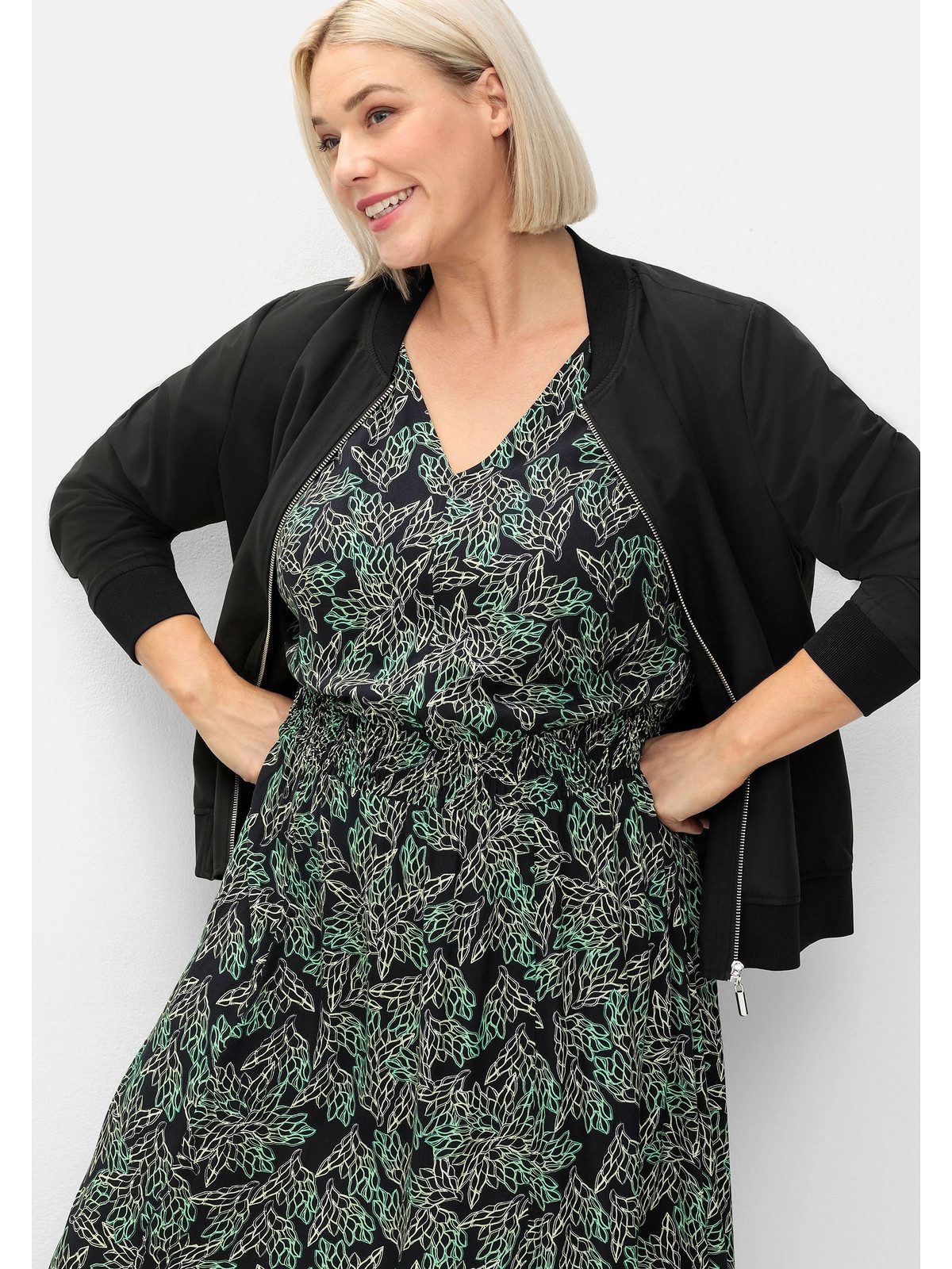 Sheego Maxikleid Große Größen mit Alloverdruck und gesmokter Taille