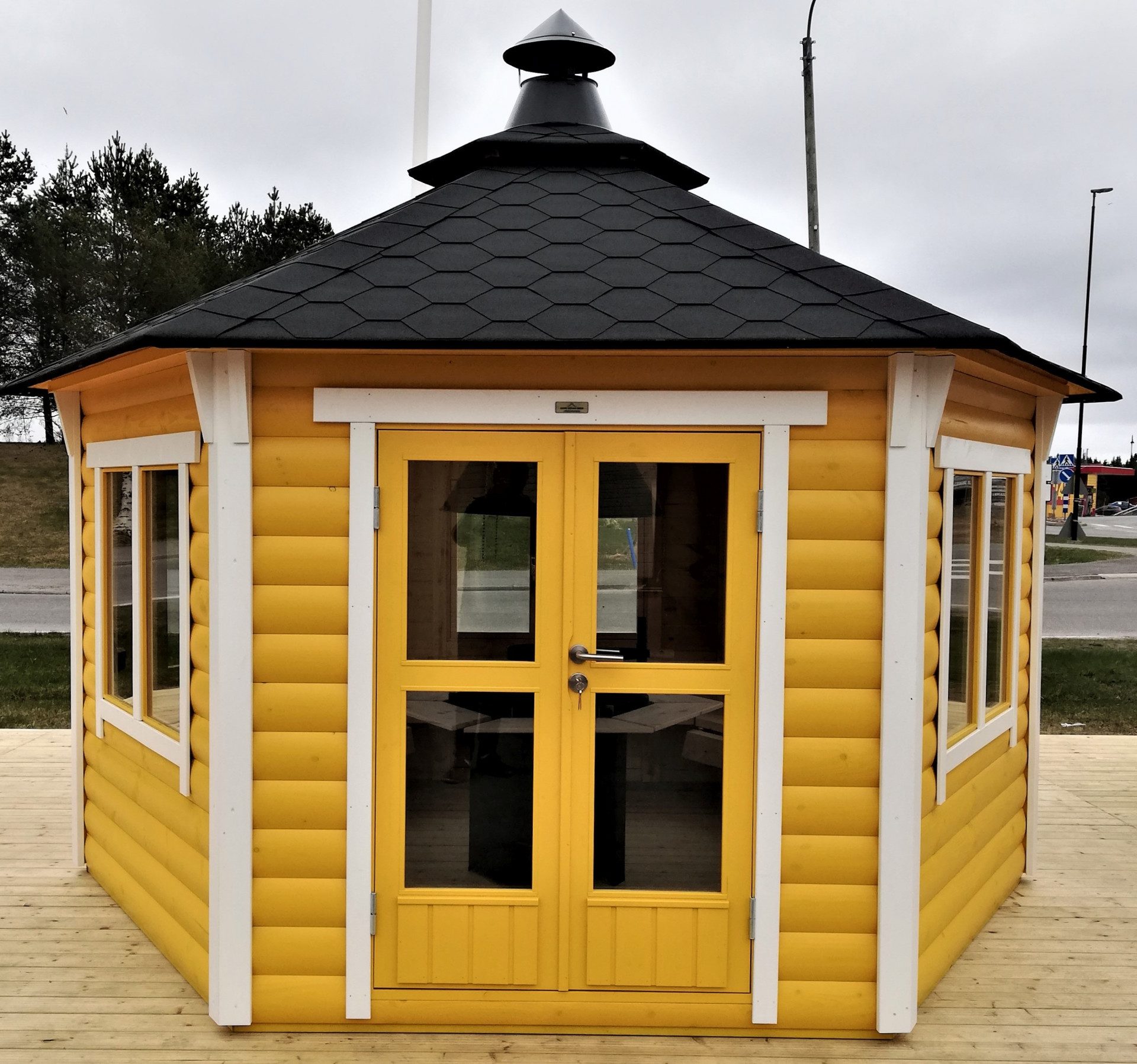 Finn Art Blockhaus Grillkota Grillpavillon 6-eckig Victoria 6,5 max. 10 Personen, BxT: 320x270 cm, Schindeln schwarz, mit Grillanlage