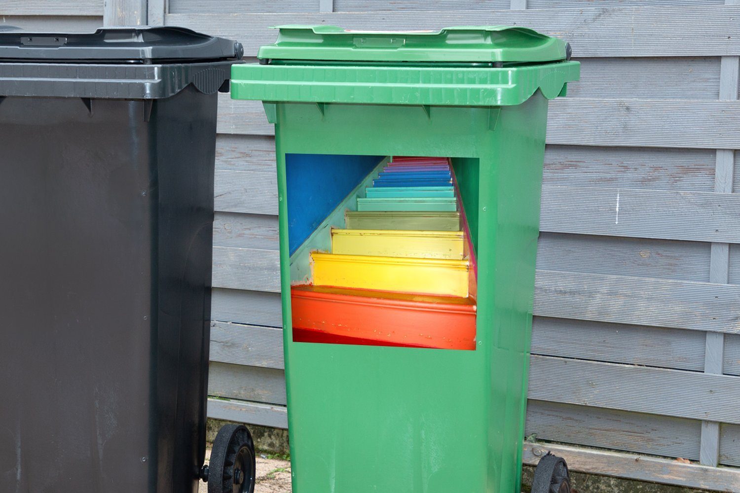 des Wandsticker den Container, MuchoWow (1 Mülleimer-aufkleber, in Farben Regenbogens Mülltonne, Abfalbehälter Treppe Sticker, St),