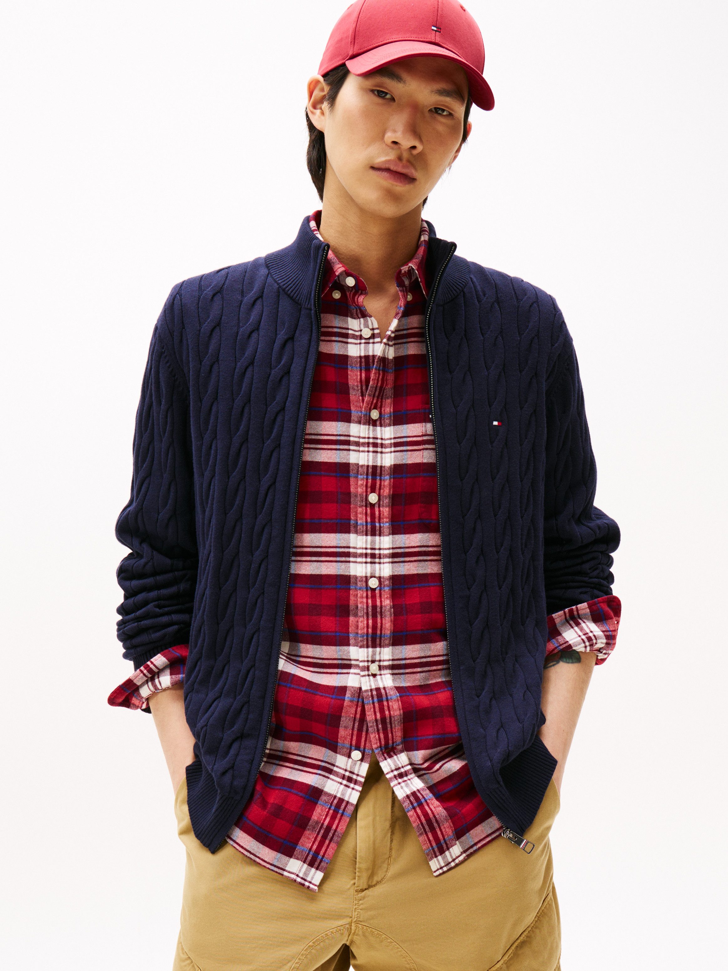 Tommy Hilfiger Strickjacke CLASSIC COTTON CABLE ZIP THROUGH mit Rippstrickstehkragen, mit Zopfstrickmuster
