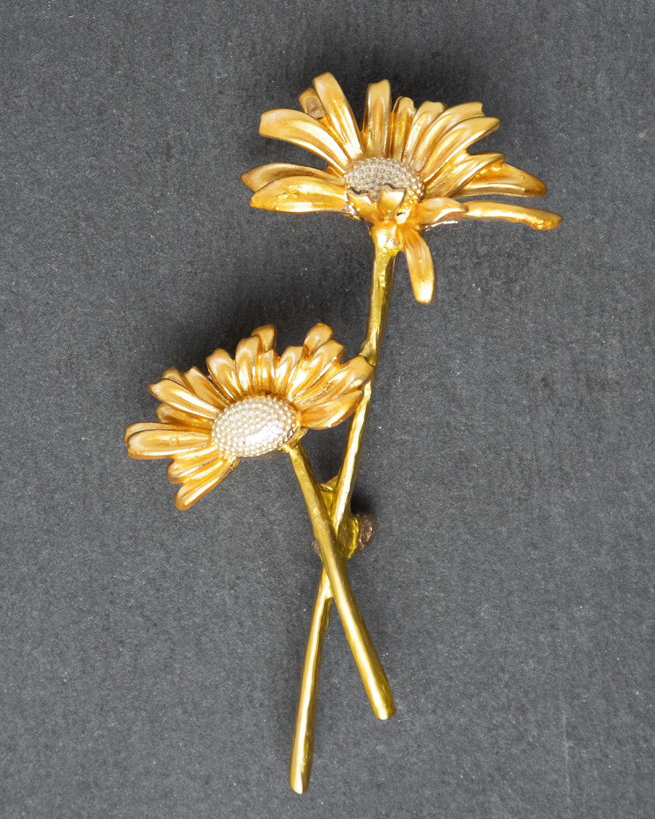 MayTree Brosche "Margaritenblüte", gold (Stück, 1-tlg), Metallbrosche in Form zwei goldenen Margaritenblüten