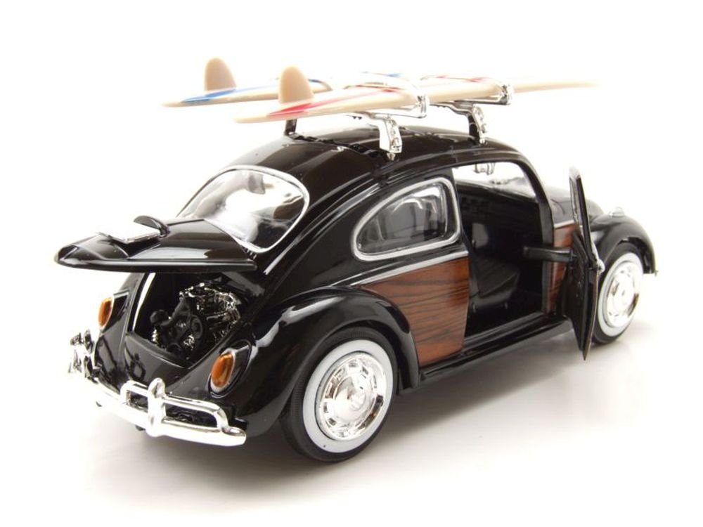 Motormax Modellauto VW Käfer mit Surfbrettern schwarz braun, Maßstab 1:24