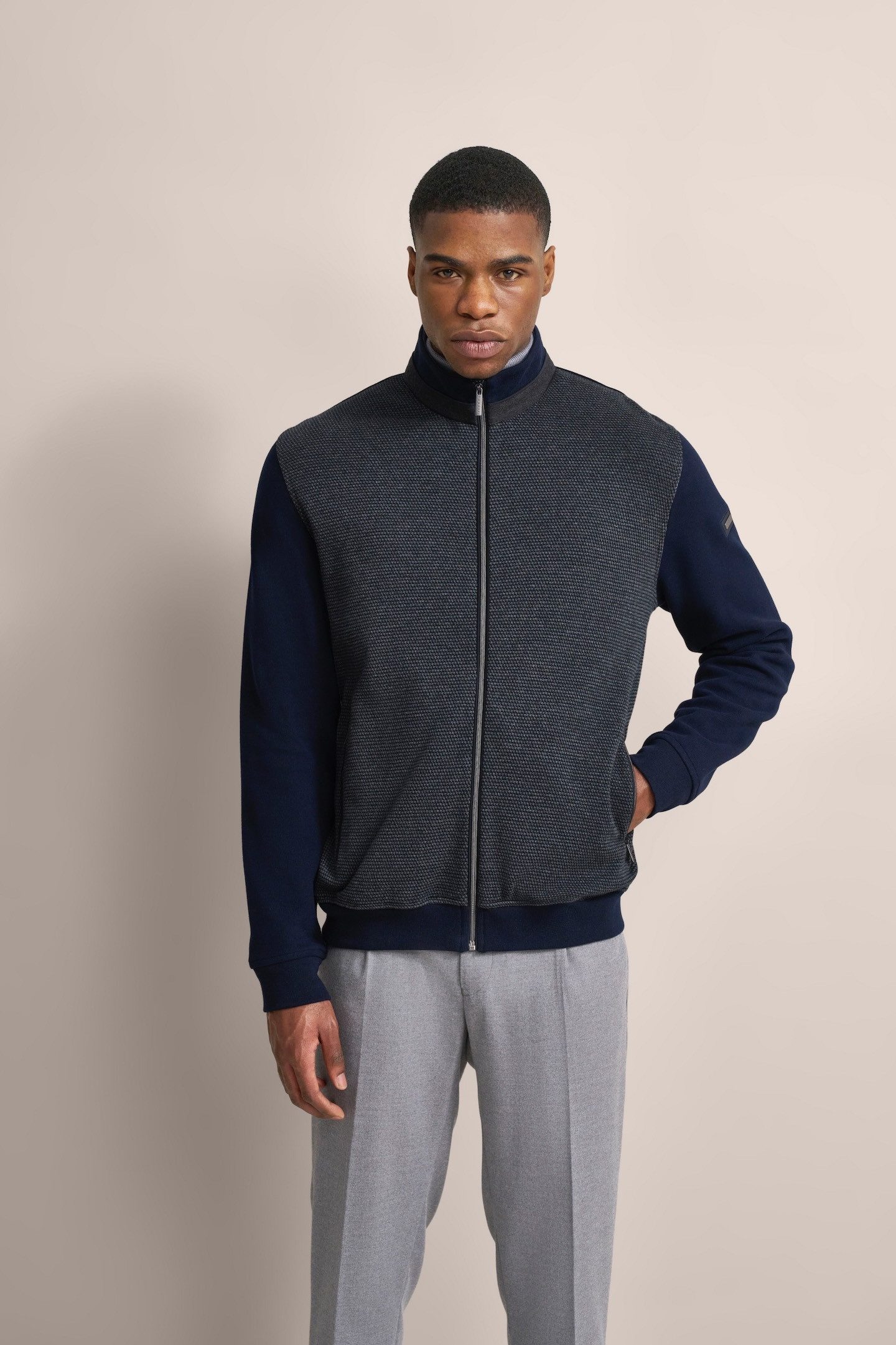 bugatti Sweatjacke mit Eingrifftasche
