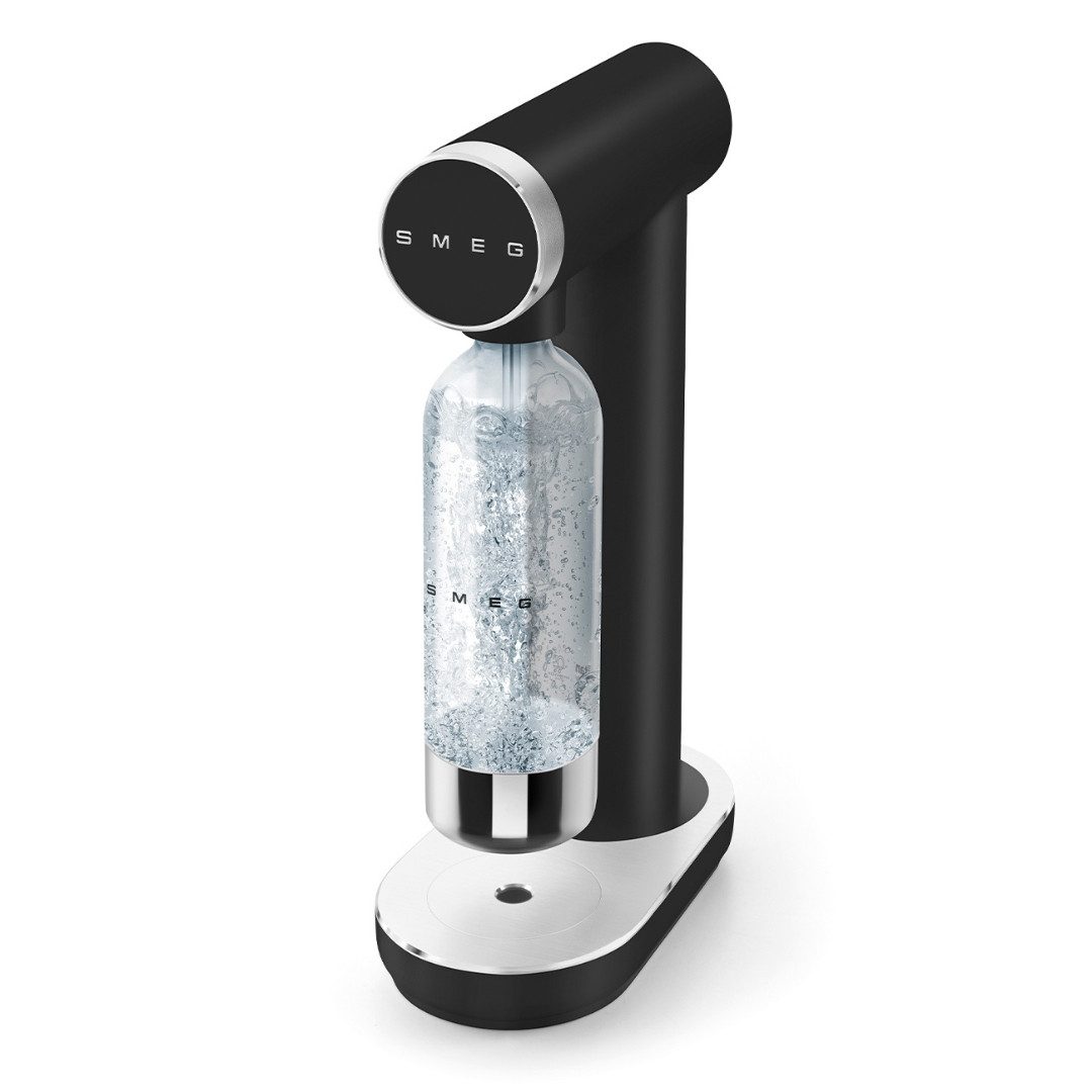 Smeg Wassersprudler SKC01 Sodamaker – stilvolles 50’s Design mit manuellem Sprudeln, Tritan™ Renew-Flasche aus 50 % Recyclingmaterial