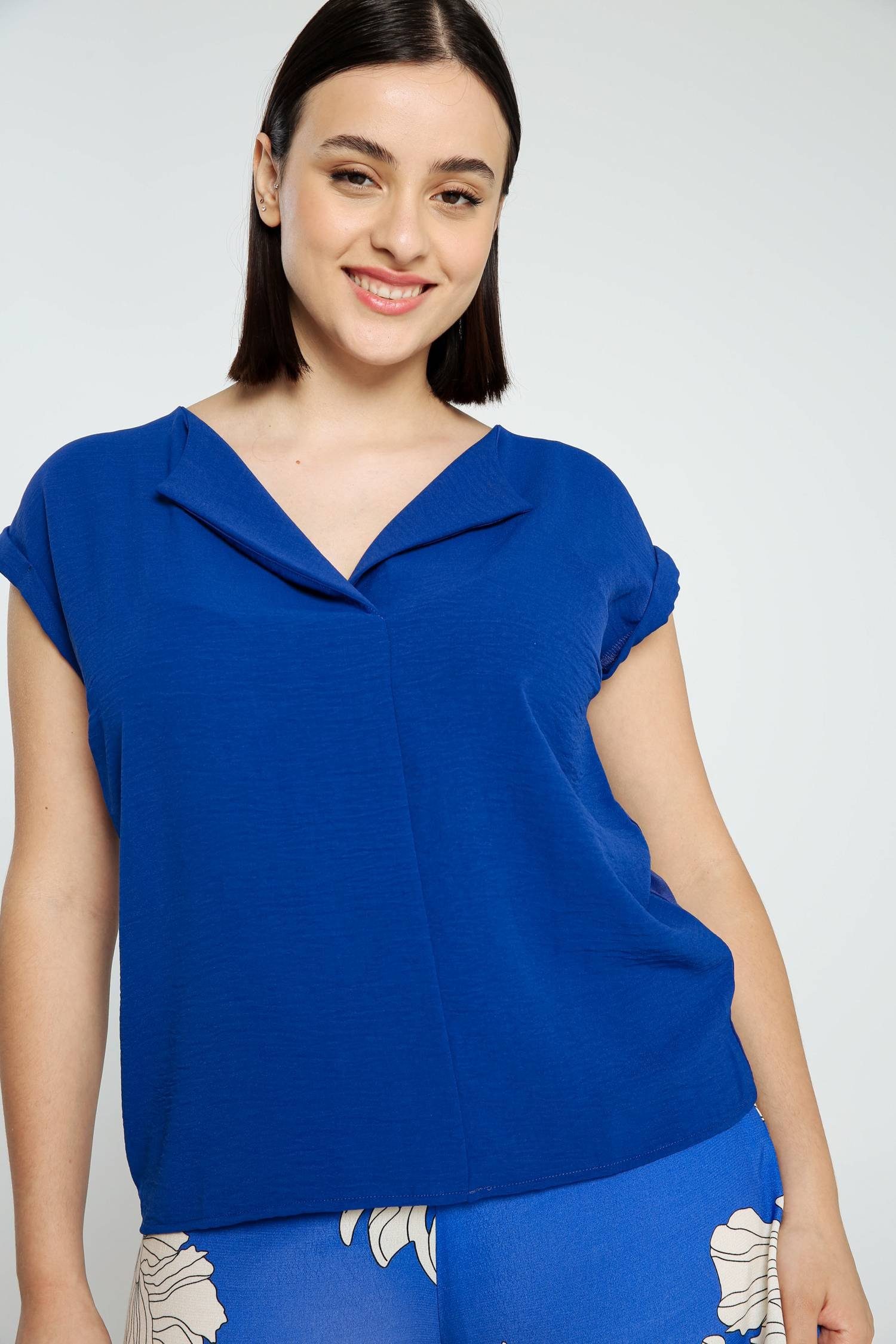 Kragen Bic T-Shirt Unifarbenes Blau Cassis Bearbeitetem Mit T-Shirt
