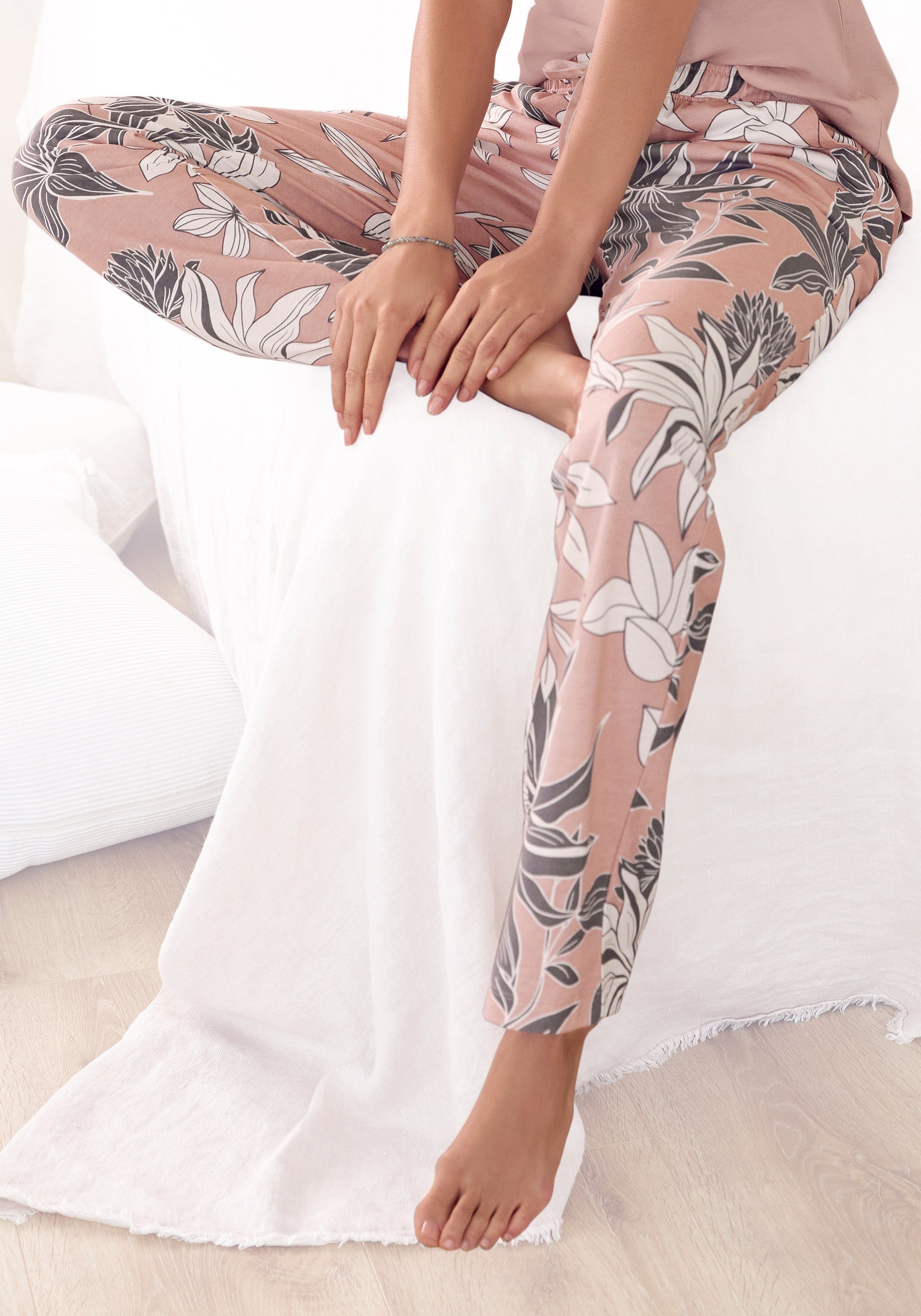 LASCANA Schlafhose mit floralem Druck online kaufen | OTTO