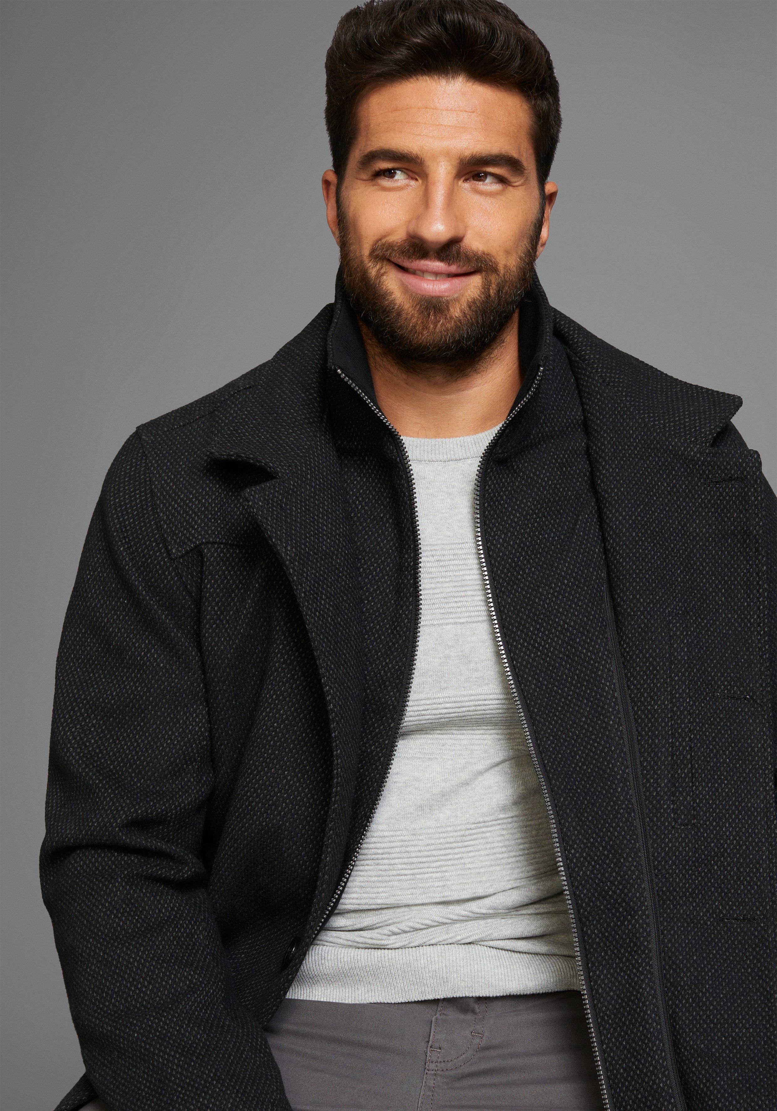 Bruno Banani Langjacke aus Polyester, casualer Stil, mit 6 Taschen. Reduzierter Preis € 52,77. Unverbindliche Preisempfehlung € 129,99