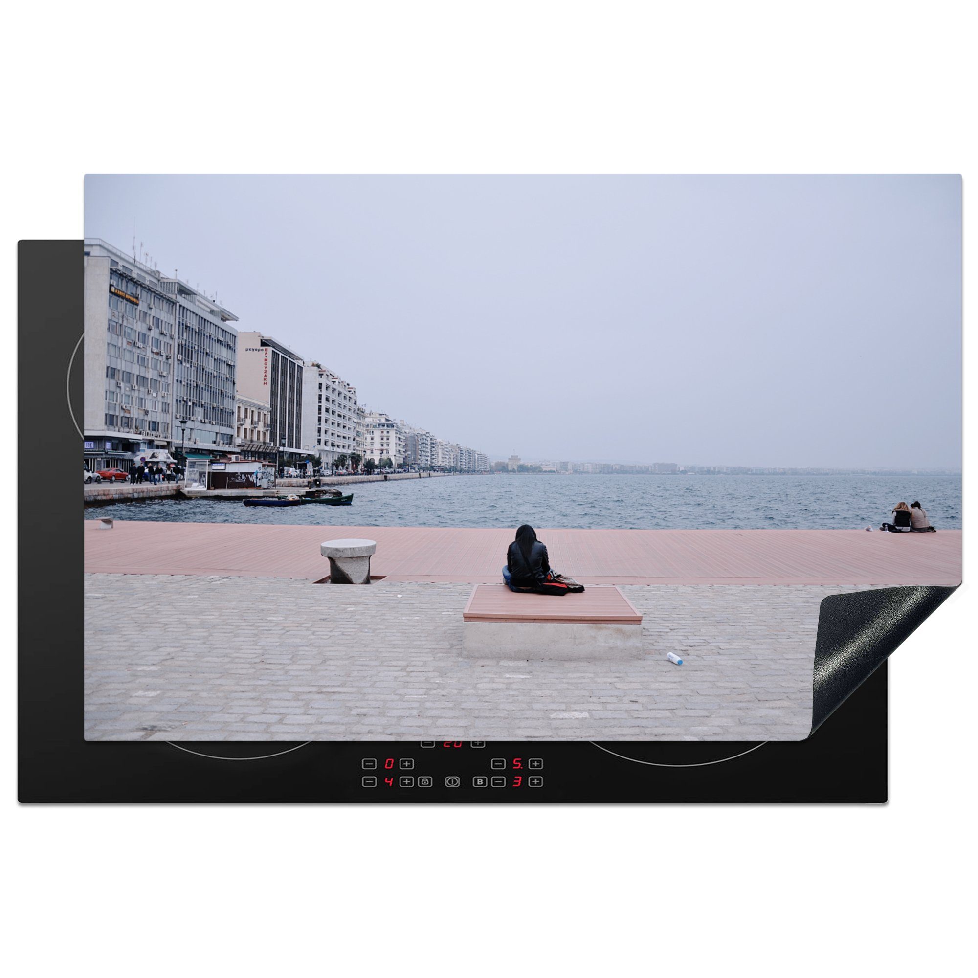 MuchoWow Herdblende-/Abdeckplatte Der Hafen von Thessaloniki, Griechenland, Vinyl, (1 tlg), 81x52 cm, Induktionskochfeld Schutz für die küche, Ceranfeldabdeckung