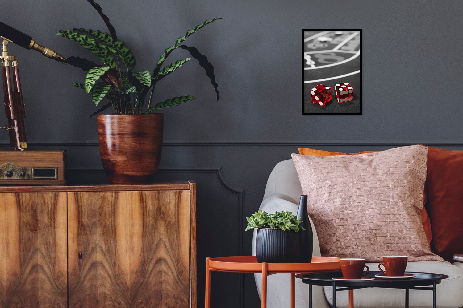 MuchoWow Poster Ein Schwarz-Weiß-Foto von einem Pokertisch mit roten Würfeln, (1 St), Bilderrahmen, Zimmer Deko, Bild für Wohnzimmer, 20x30 cm
