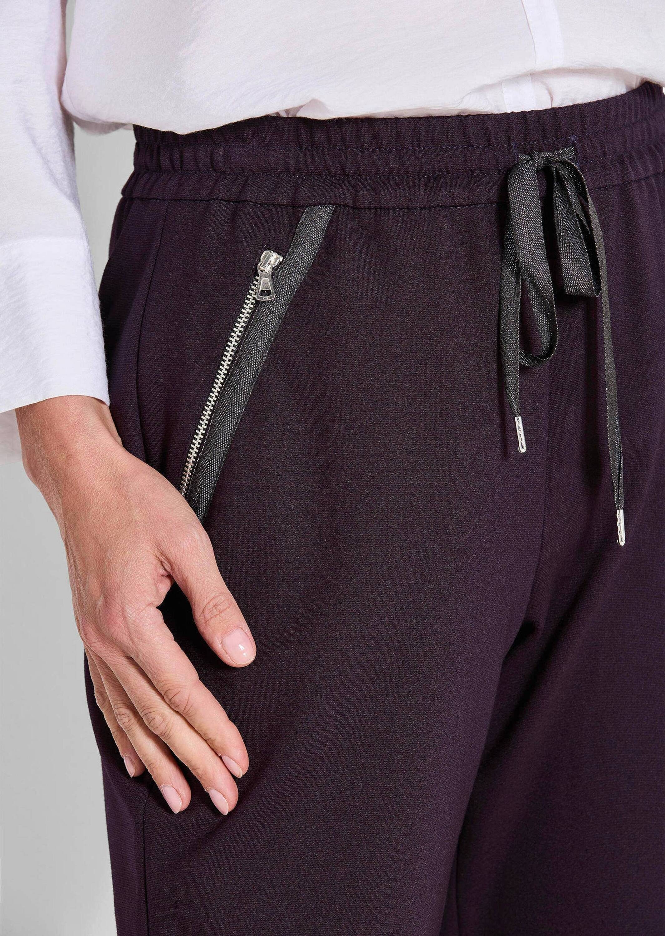 GOLDNER Stoffhose Elegante Joggpants SARA, hoher Bund Freizeithose mit elastischem Bund, Zierbändern, konischer Beinverlauf – Bild 5 von 5