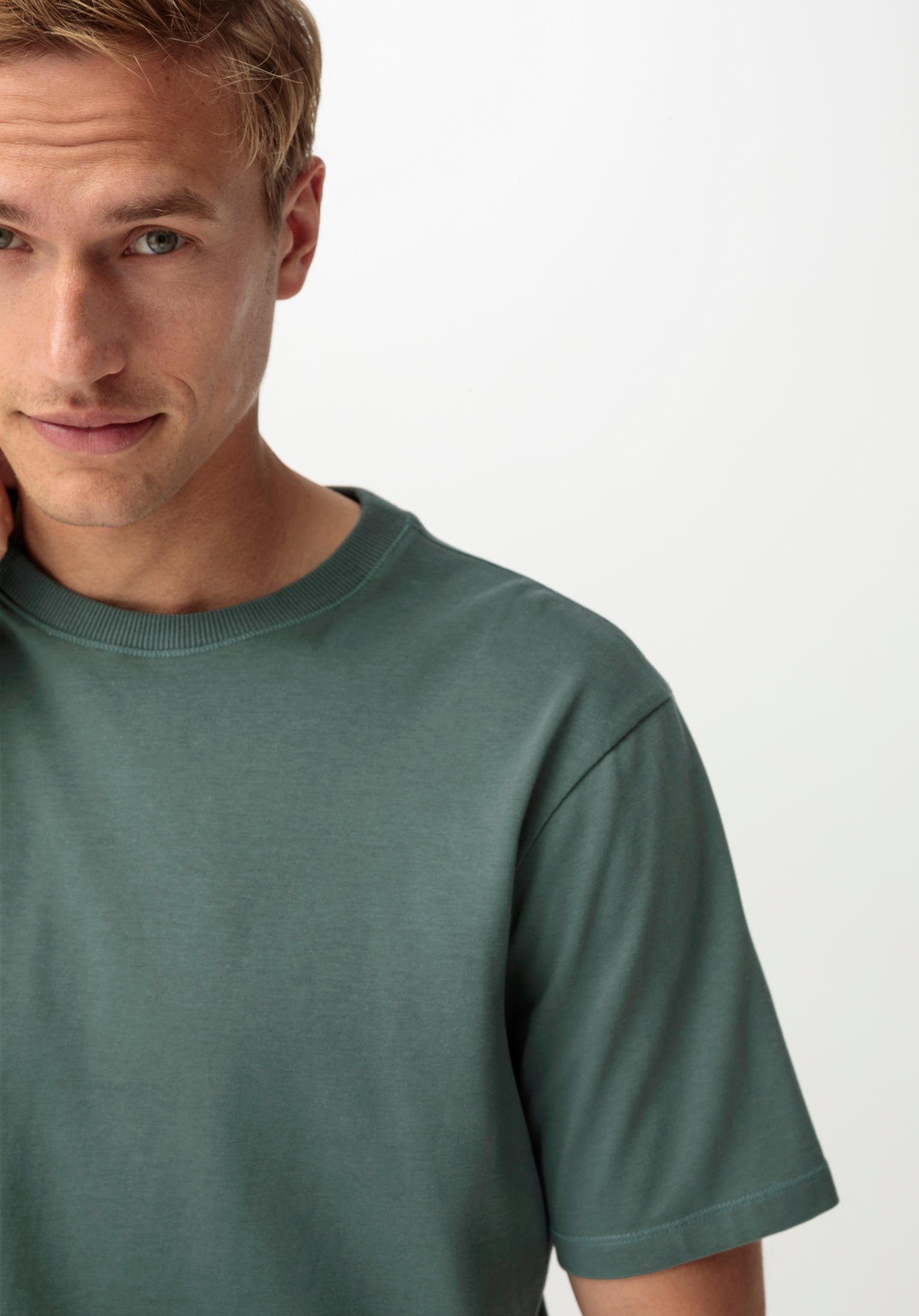 Hessnatur T-Shirt Relaxed aus reiner blautanne Bio-Baumwolle
