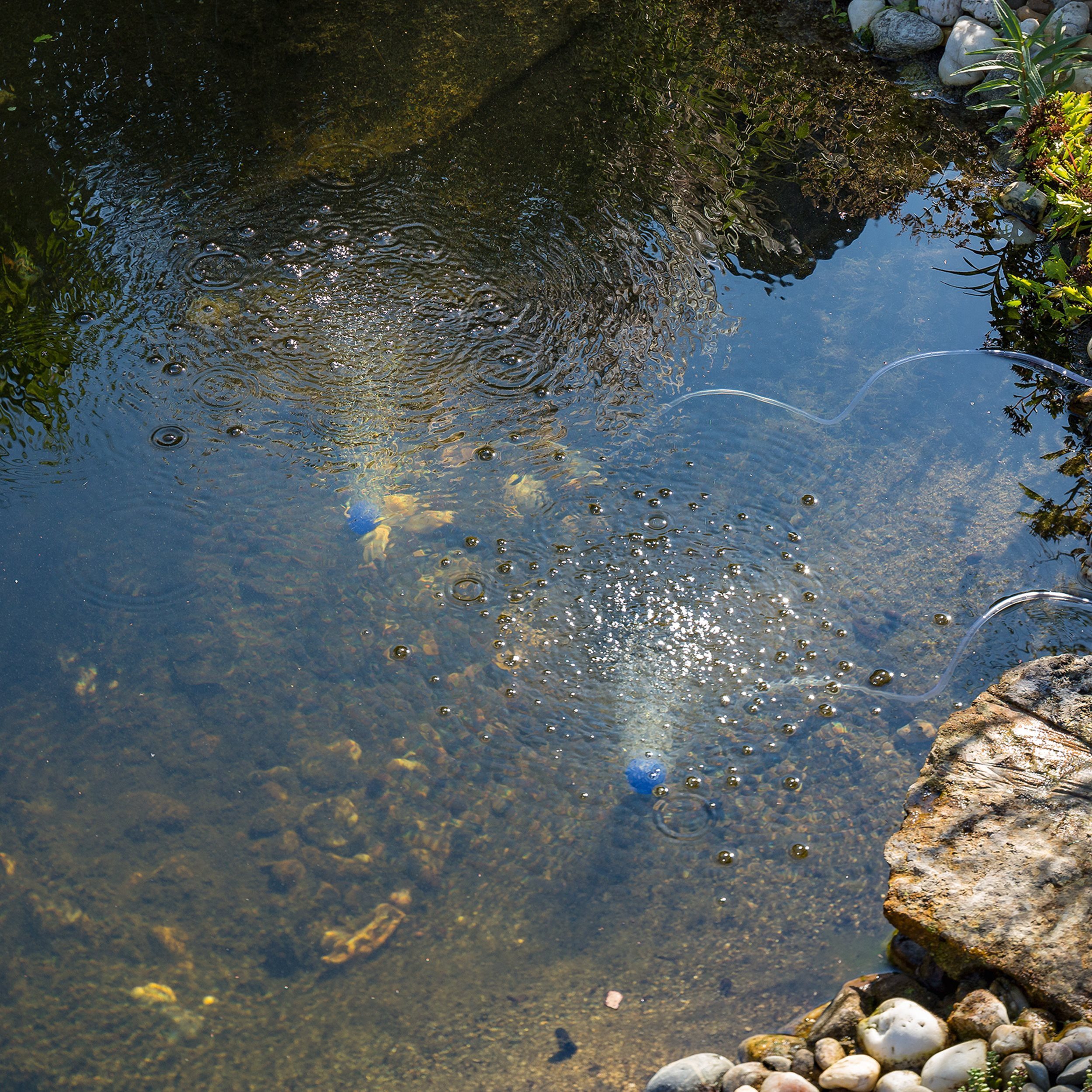 esotec Teichbelüfter 25/600 Solar Belüfterpumpen-Set 5 Ausgänge 12,8V/DC 600l/h Akku 101877, 600 l/h