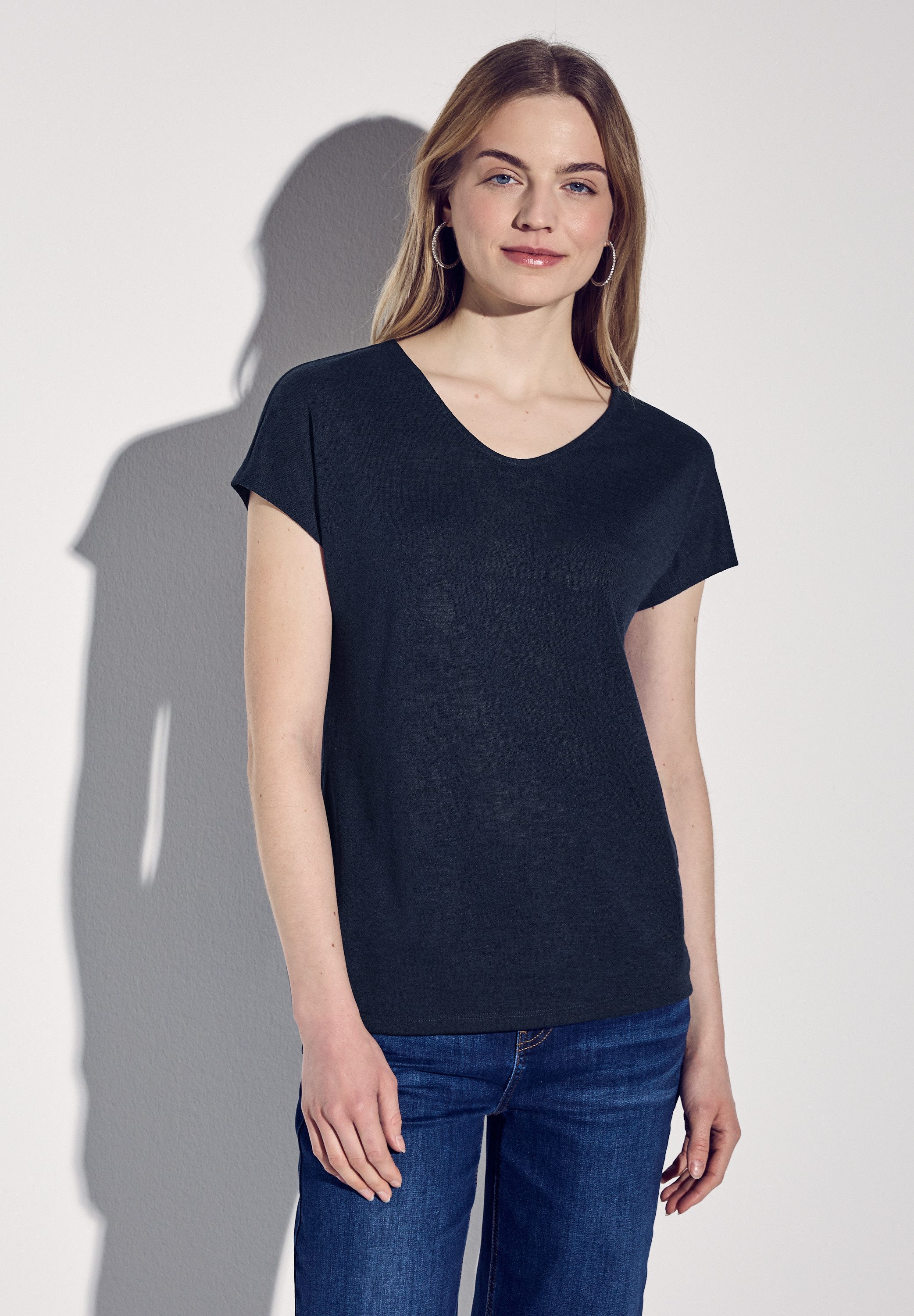 STREET ONE T-Shirt, mit abgerundetem V-Ausschnitt günstig online kaufen