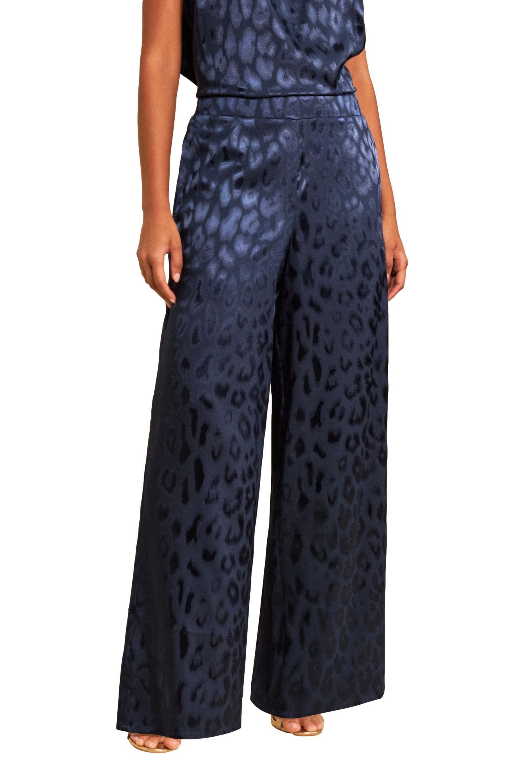 Love & Roses Stoffhose Love & Roses Hose aus Satin-Jacquard, weites Bein (1-tlg)