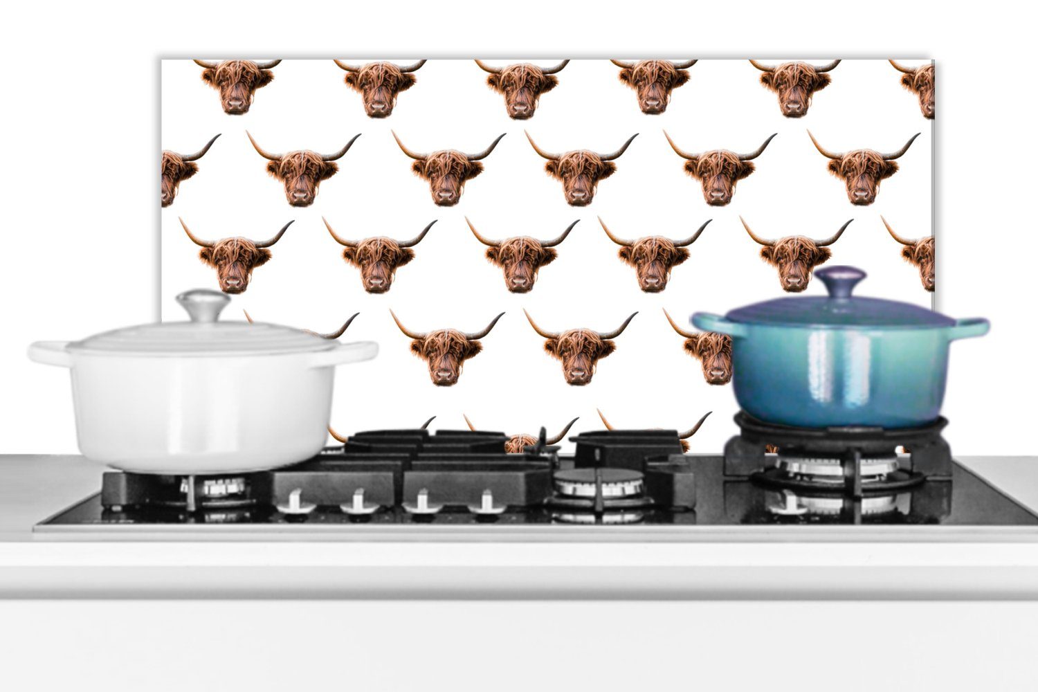 Schottischer gegen Highlander - Muster cm, MuchoWow Küchenrückwand Fett Schmutzflecken Küchen für (1-tlg), - Wandschutz, Tiere, 60x30 und