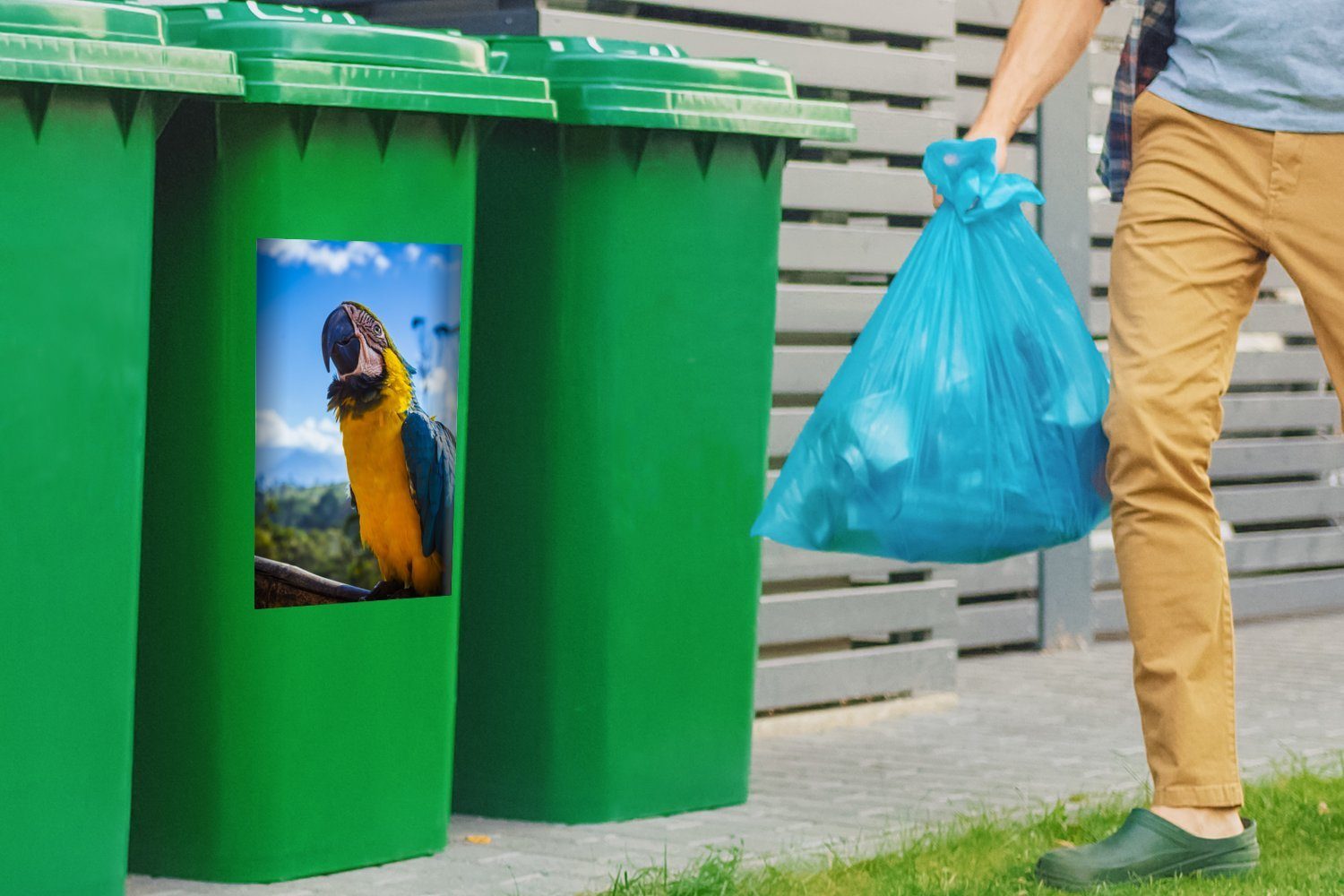 MuchoWow Wandsticker Vogel - Papagei - Mülltonne, St), Gelb (1 Abfalbehälter Container, Sticker, Mülleimer-aufkleber