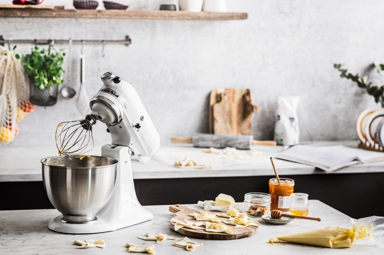 KitchenAid Küchenmaschine KitchenAid 4,3 L 5K45SS Classic Küchenmaschine Set 1 + Spritzschutz