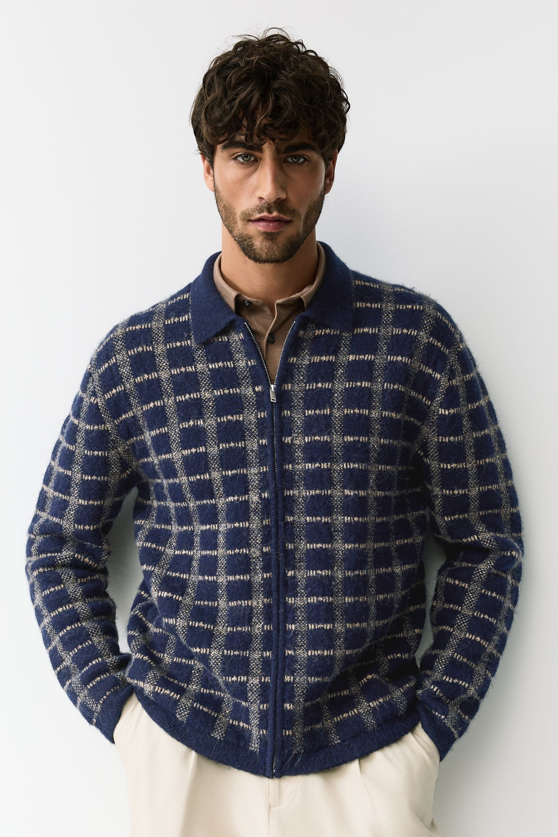 Next Strickjacke Regular Fit karierte Reißverschluss-Strickjacke (1-tlg)