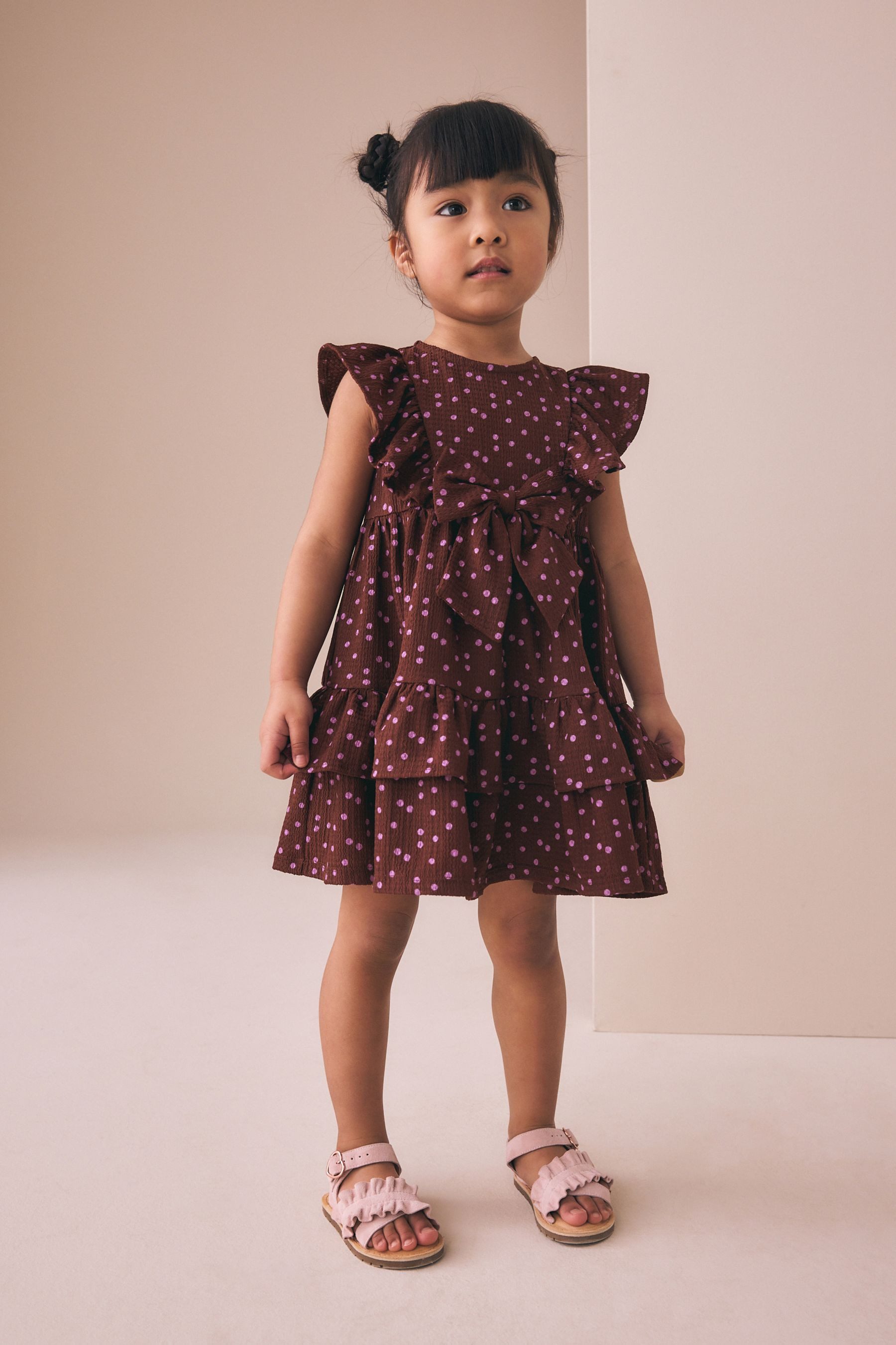 Next Jerseykleid Ärmelloses Sommerkleid mit Rüschen und Schleife (1-tlg)