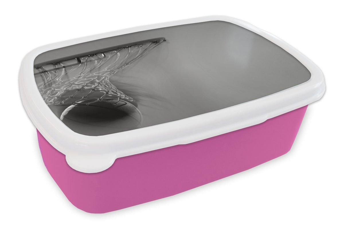 MuchoWow Lunchbox Unscharfe Ansicht eines Basketballs, der durch den Korb geht - schwarz, Kunststoff, (2-tlg), Brotbox für Erwachsene, Brotdose Kinder, Snackbox, Mädchen, Kunststoff rosa