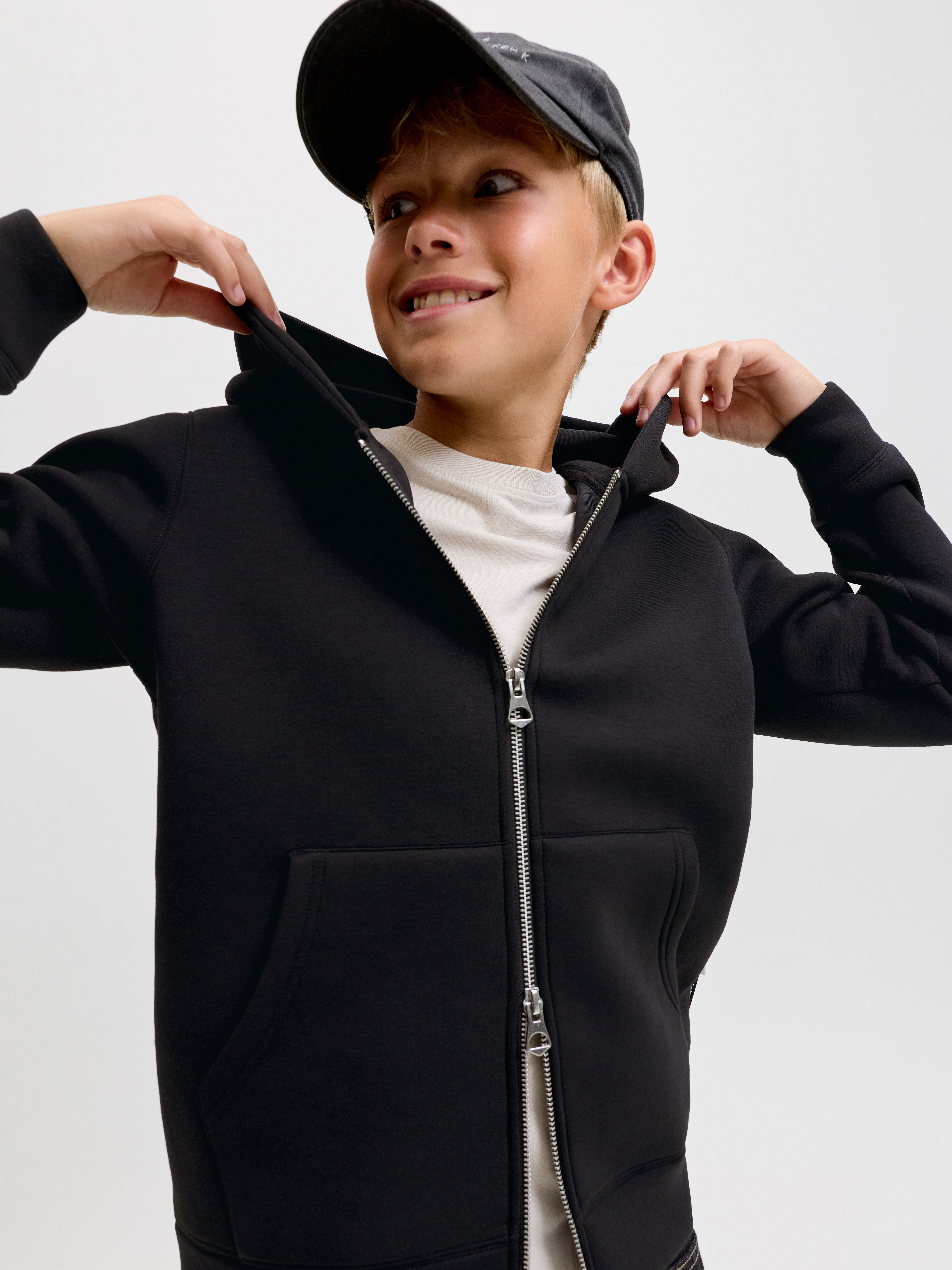 Jack & Jones Junior Kapuzensweatjacke JCOLEGACY SWEAT SCUBA ZIP HOOD SN JNR Materialmix, locker geschnitten – Bild 2 von 5