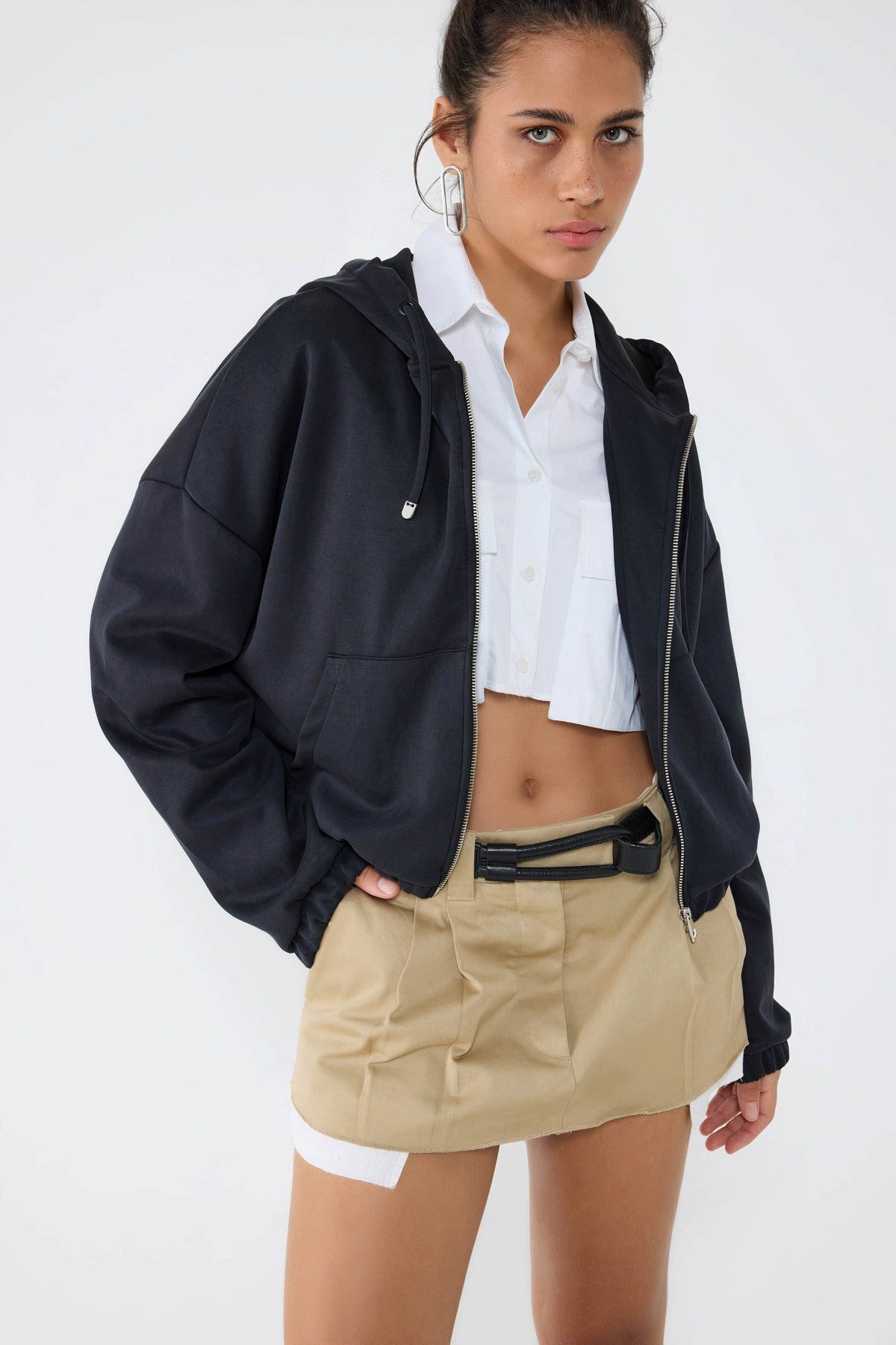 No Matter What Kapuzensweatshirt Kurzes Sweatshirt mit weichem, strukturiertem Reißverschluss – Bild 2 von 5