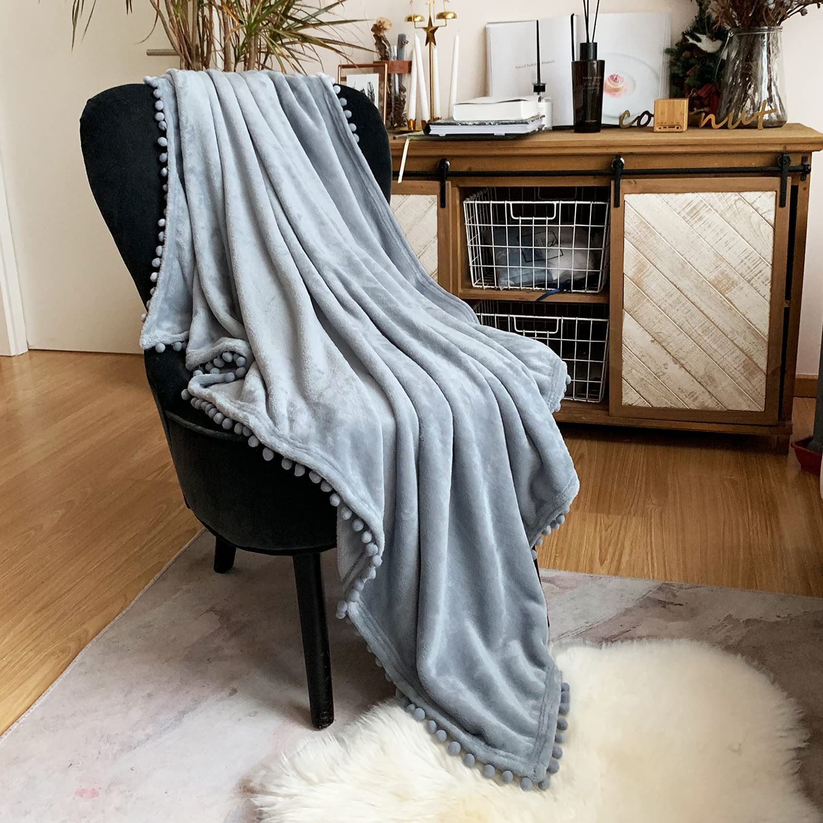 Wohndecke »Flanell Decke Pompoms Kuscheldecke, Sofa Decken Wohndecke  flauschig«, BTTO, Fleecedecke für Couch weich und warm online kaufen | OTTO